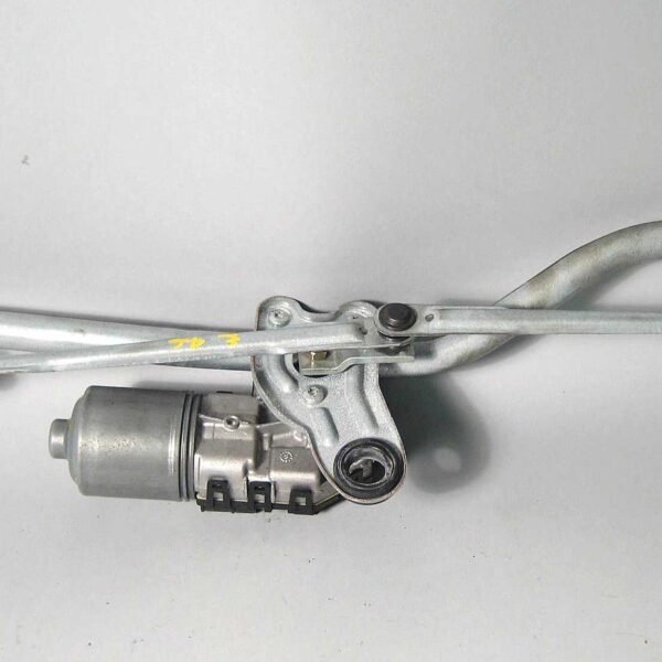 BMW E46 3 Series Windshield Wiper Linkage w Motor 2002-2006 325i 330i OEM USED
