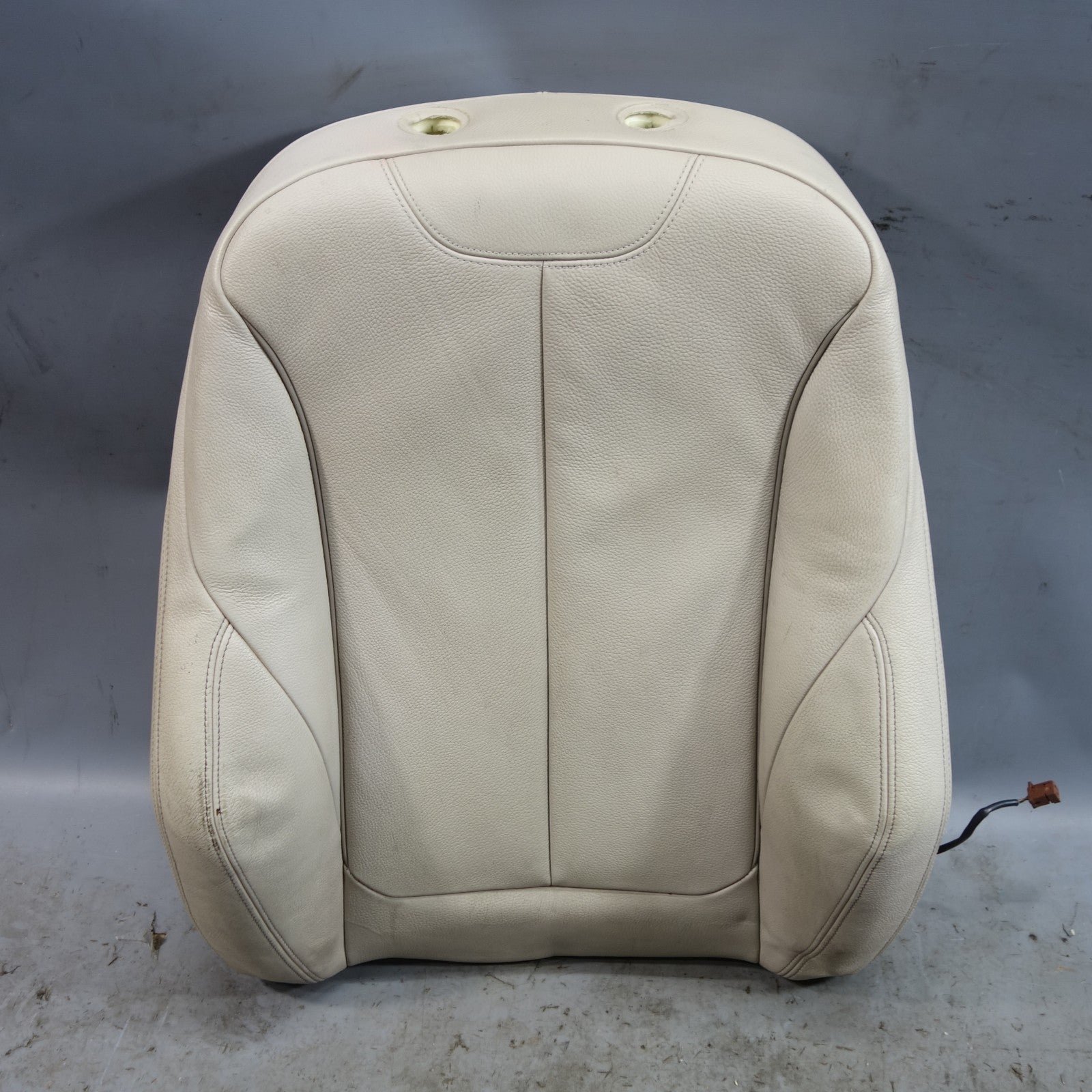 57_09ff2ed2-b85b-41e2-85c5-13cc63ccf666.jpg 12-19 BMW F30 3-Series F36 Right Front Sport Seat Backrest Pad Oyster Leather OE - Image 1