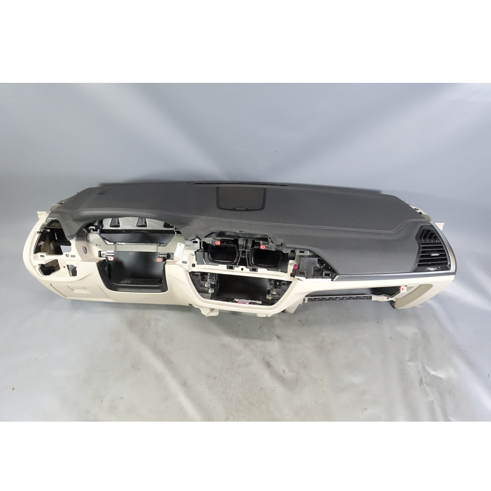 57_10539e73-5705-42c9-8f5e-e44b39d64230.jpg 18-24 BMW G01 X3 G02 X4 Factory Front Dashboard Dash Panel Oyster Sensatec OEM - Image 1