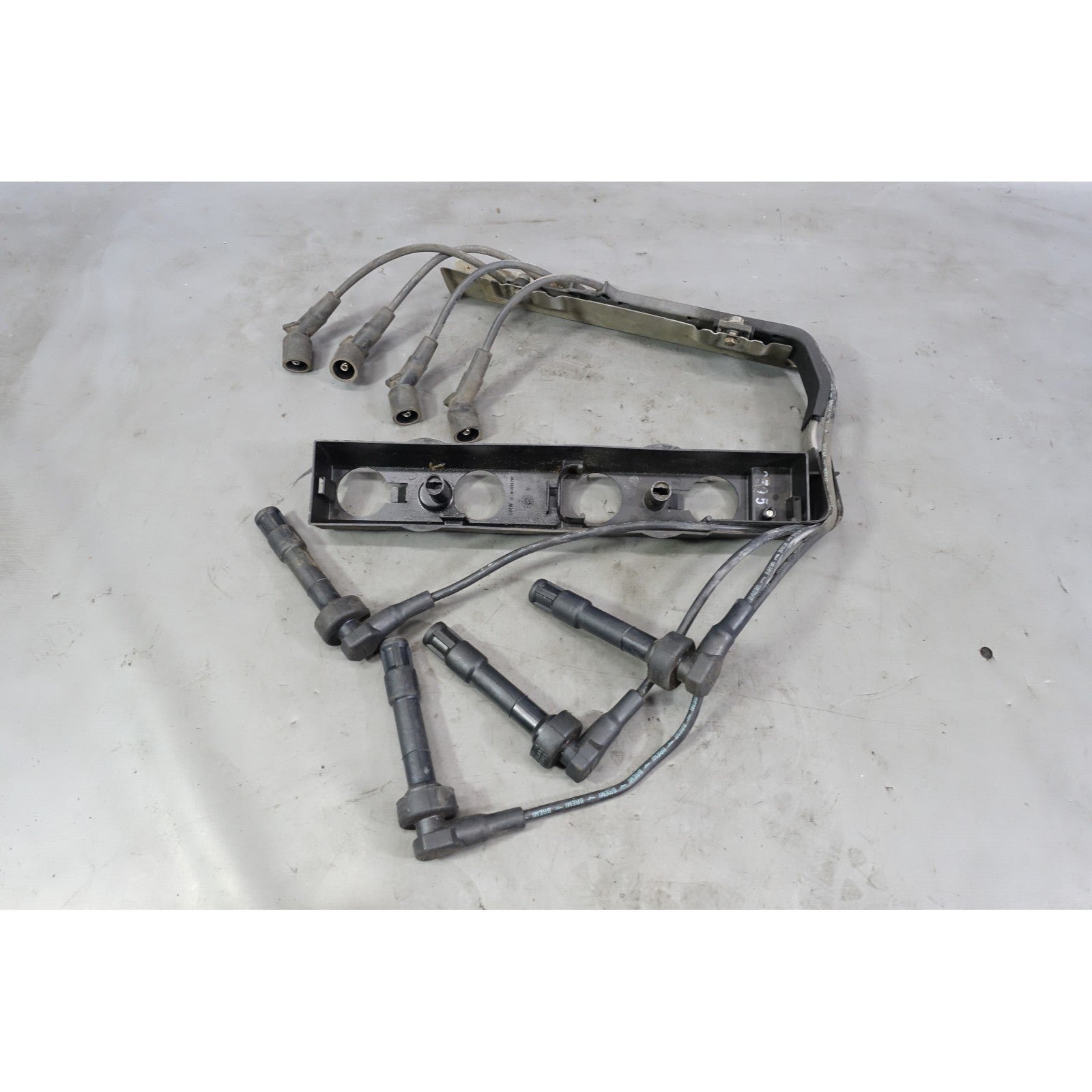 57_1276bbcd-effd-4b55-9bec-492396cd20e0.jpg 1994-1999 BMW E36 Z3 1.9 M44 4-Cyl Ignition Spark Plug Wire Set Bremi w Brackets - Image 1