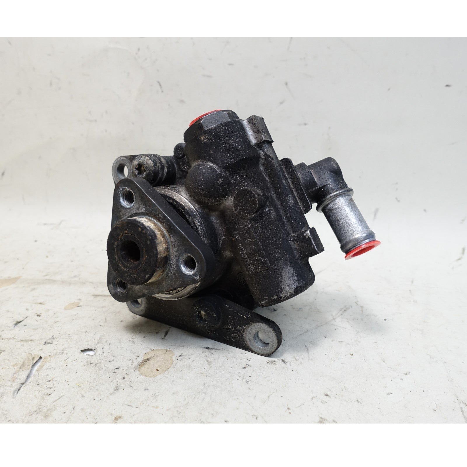 57_13c28997-6b14-463a-a3f2-794509259cf8.jpg Damaged 2008-2013 BMW E90 E92 M3 S65 V8 Factory Power Steering Vane Pump CCW OEM - Image 1
