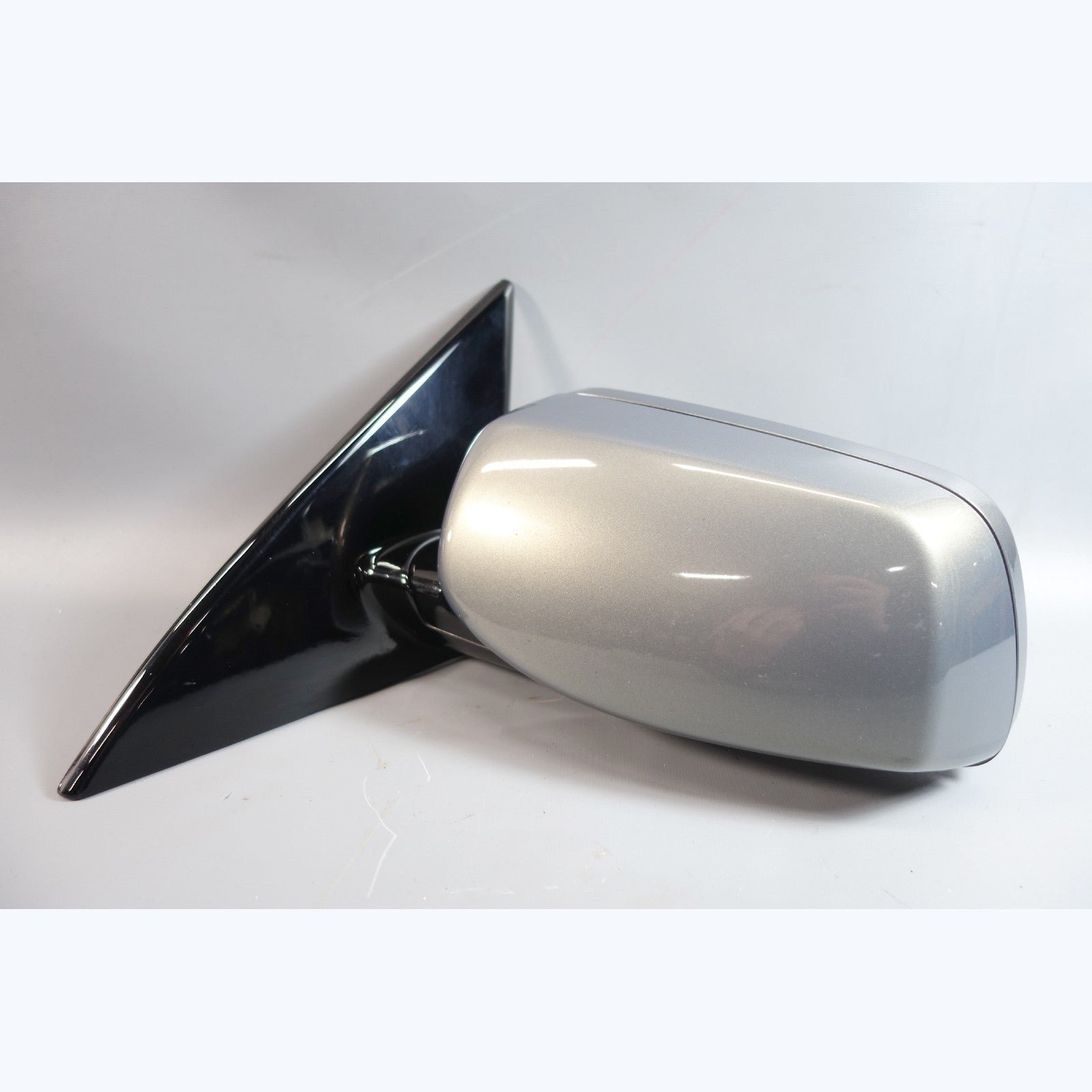 57_1700f848-4983-4d66-b784-4e7dbfd1e70c.jpg 06-07 BMW E63 E64 6-Series Left Outside Auto Dim Side Mirror Stratus Grey OEM - Image 1
