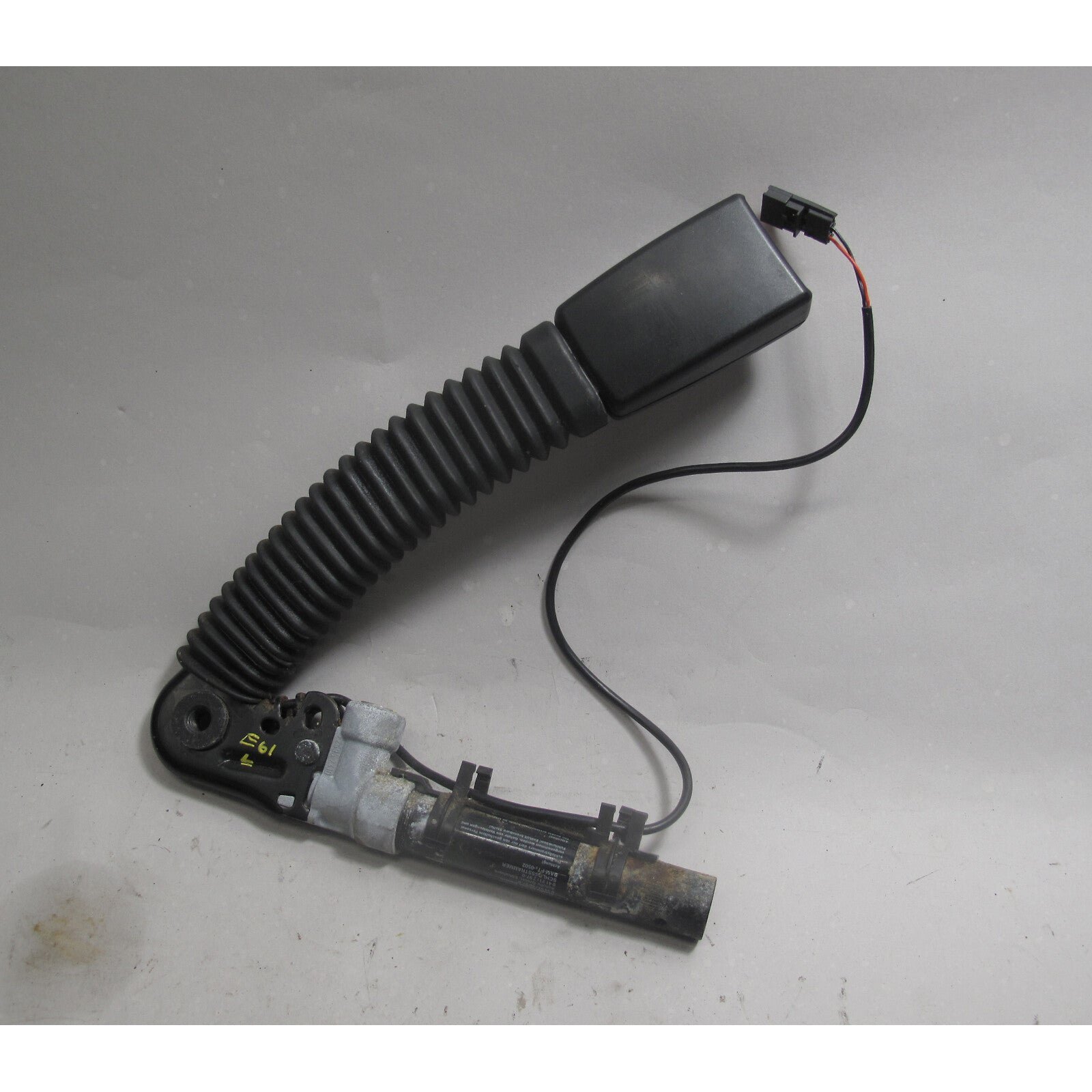 57_1b421b6e-bdd4-45f2-a3ab-fe370bb476e3.jpg BMW E60 5-Series E61 Left Front Driver's Seat Belt Buckle Receptacle Lower 04-10 - Image 1