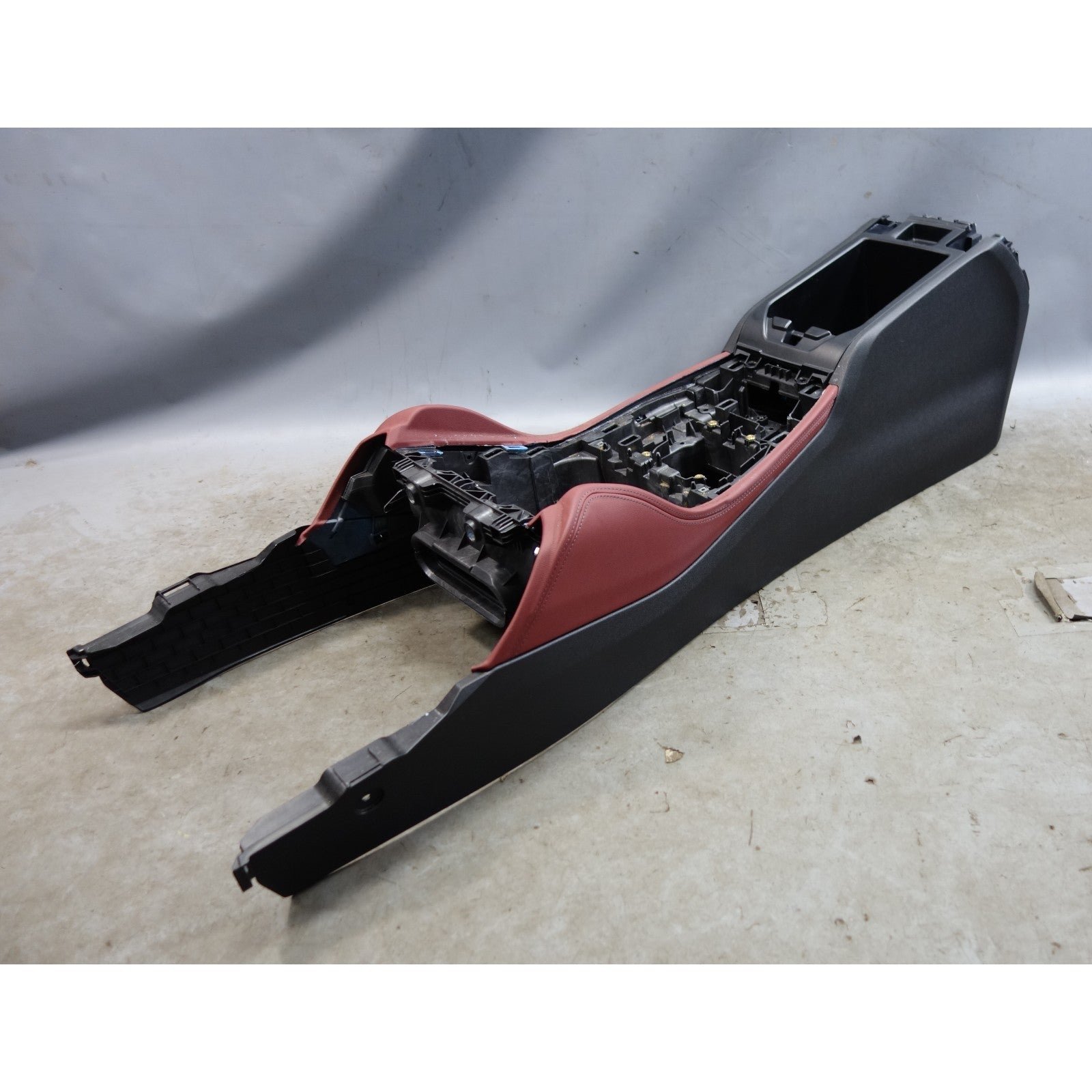 57_20ca648b-725c-4ce9-b73d-3527274eb2ea.jpg 19-20 BMW G02 X4 Center Console Base Assembly Tacora Red OEM - Image 1