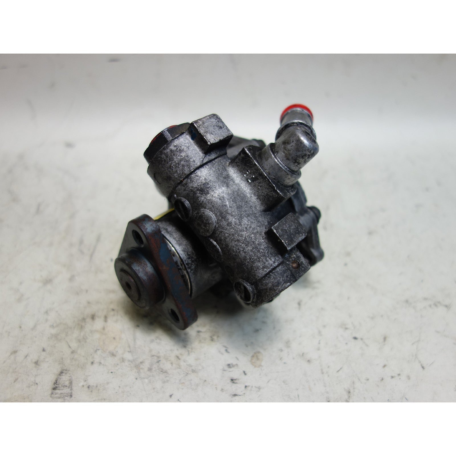 57_23613268-fab9-48aa-b969-65461aef42b0.jpg BMW E39 5-Series Power Steering Pump Luk 120 Bar 1999-2003 525i 528i 530i OEM - Image 1