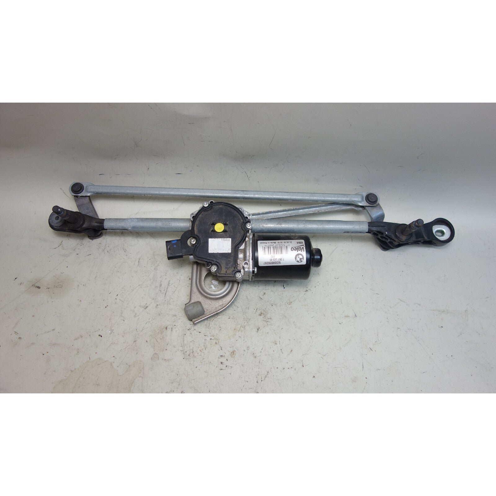 57_2415d31b-33e8-4970-91db-c2bb18a02e31.jpg 2014-2017 BMW F22 F23 2-Series Windshield Wiper Linkage with Motor OEM - Image 1