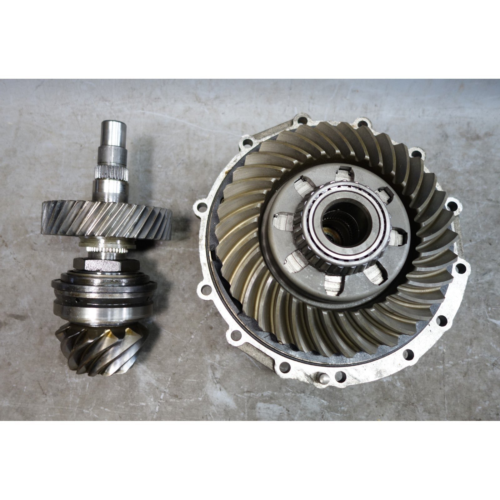 57_28eb4ba3-15d1-4a62-8f7b-5dec06600dcd.jpg 09-13 Porsche 997 911 PDK LSD Differential Unit w/ Ring and Pinion Gear Set OEM - Image 1