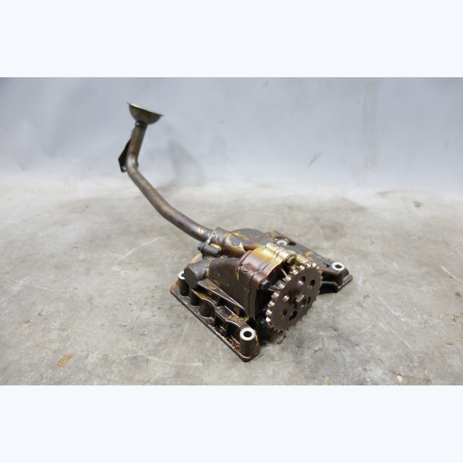 57_2e8e6674-0309-47cb-975a-84c13166c906.jpg BMW M54 M52TU Engine Oil Pump 1/00+ w/ Pickup Tube E46 E39 E60 Z3 Z4 OEM USED - Image 1