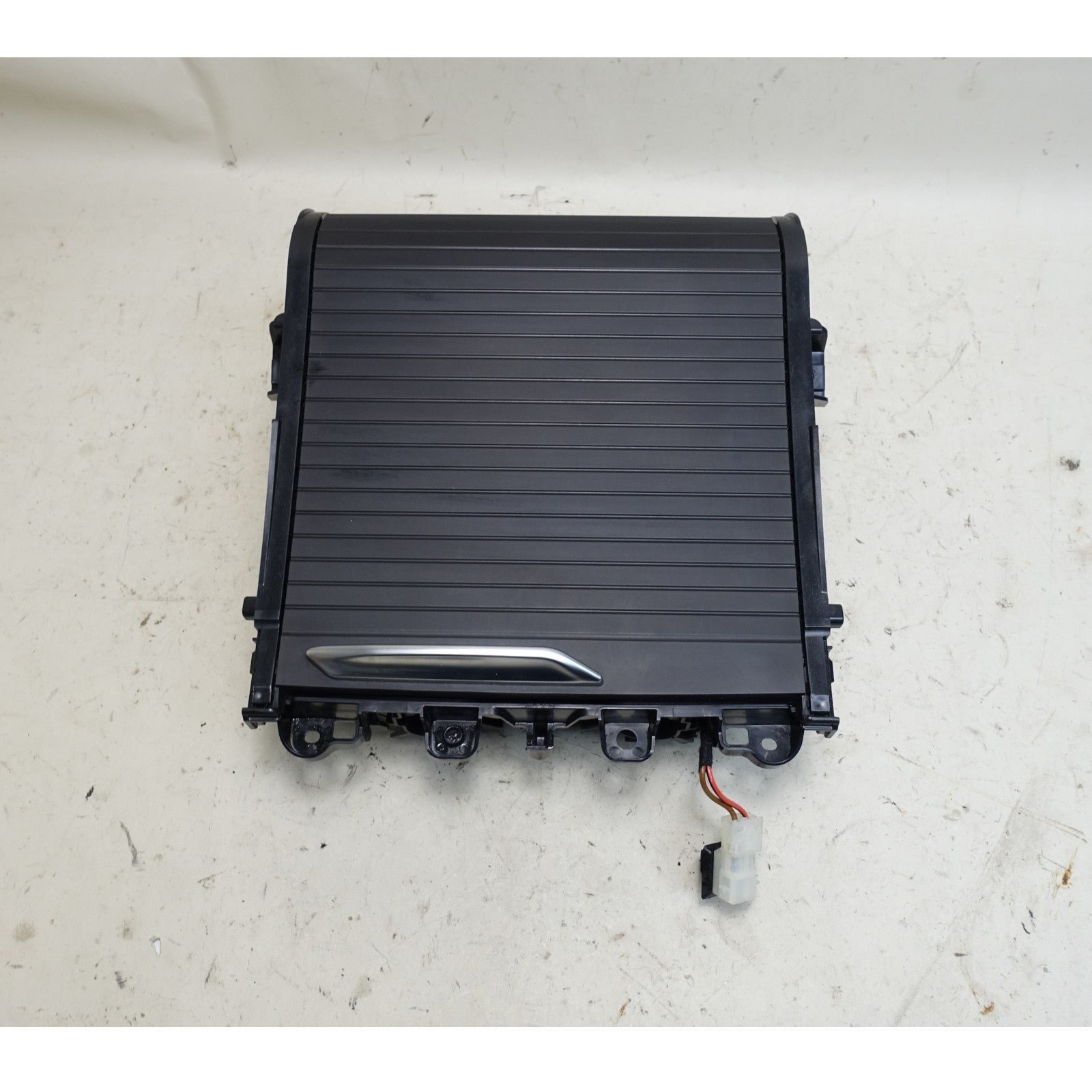 57_345044c1-1072-428d-ac04-87b28c98837b.jpg 2020-2021 BMW G01 X3 G02 X4 Front Center Console Cup Holder with Door OEM - Image 1
