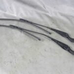 BMW E82 E88 1-Series Windshield Wiper Arm Pair Left Right Metal 2008-2013 USED