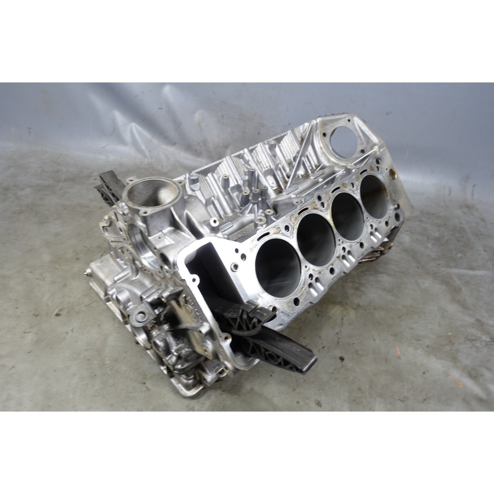 57_36aef6f0-412b-47d4-bdfd-5eb116c64687.jpg DAMAGED BMW E90 E92 E93 M3 S65 V8 Bare Engine Cylinder Block OEM 2008-2013 - Image 1