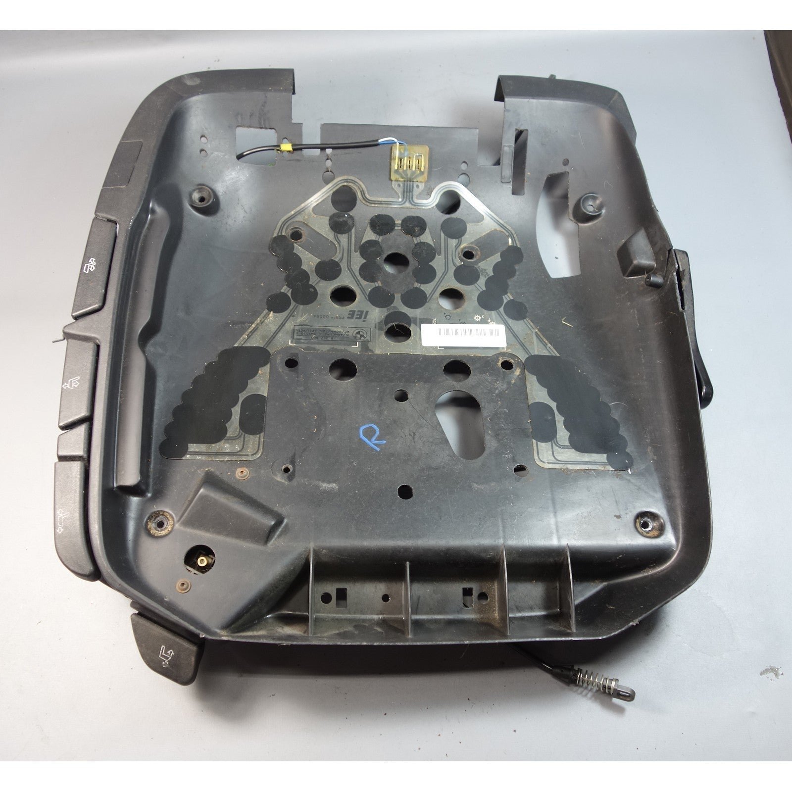 57_3b3a9bdf-feec-45f4-8dd5-af15a78b2971.jpg 92-99 BMW E36 3-Series Front Right Passenger Plastic Sport Seat Pan Manual Black - Image 1