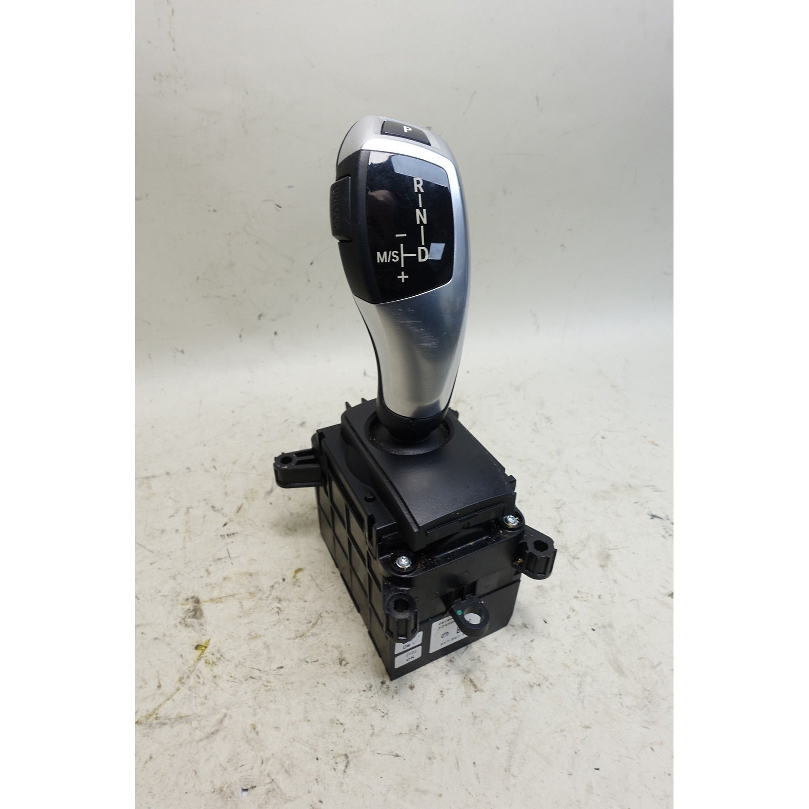 57_3bdde3a6-f29d-4e83-8f86-873e26ef7d43.jpg 14-18 BMW F15 X5 Factory Shifter Select Interlock for Automatic Transmission OEM - Image 1