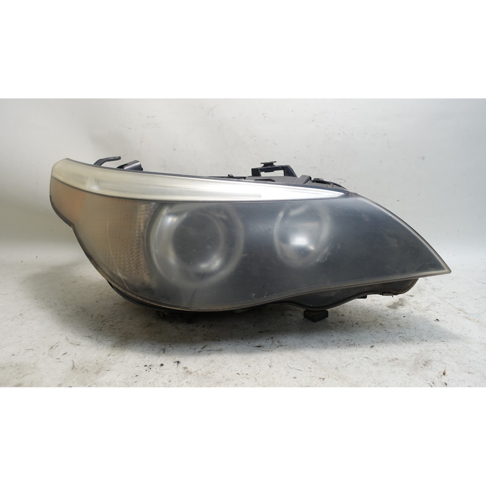 57_4159c950-c8cc-495e-b80e-b418167da70a.jpg 2005-2007 BMW E60 5-Series Right Xenon Adaptive Headlight Lamp Passenger OEM - Image 1