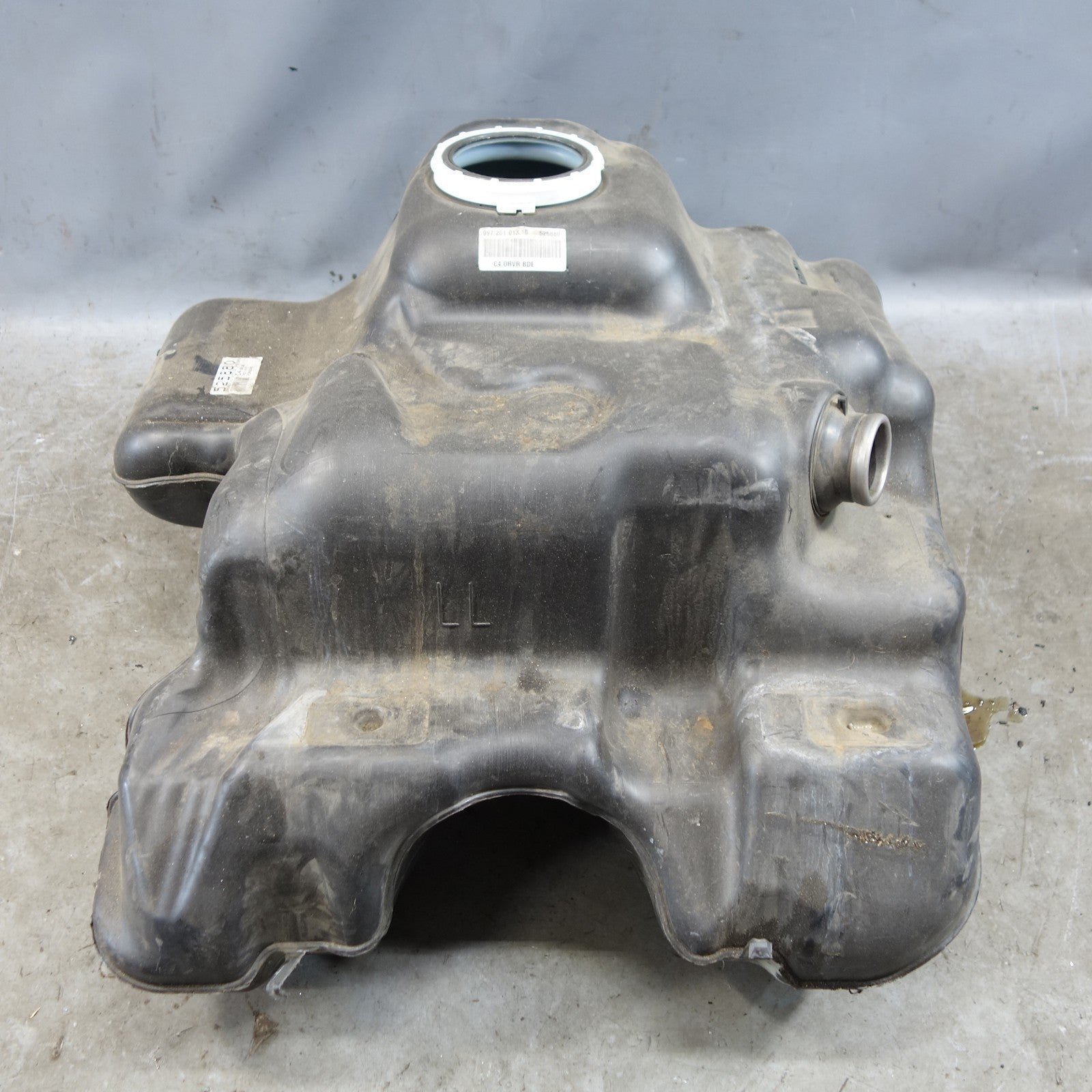 57_4671e0d5-b628-4eb2-ae64-3b05eb9f48bf.jpg 2011-2012 Porsche 997 911 GTS Fuel Gas Tank Container ORVR OEM - Image 1