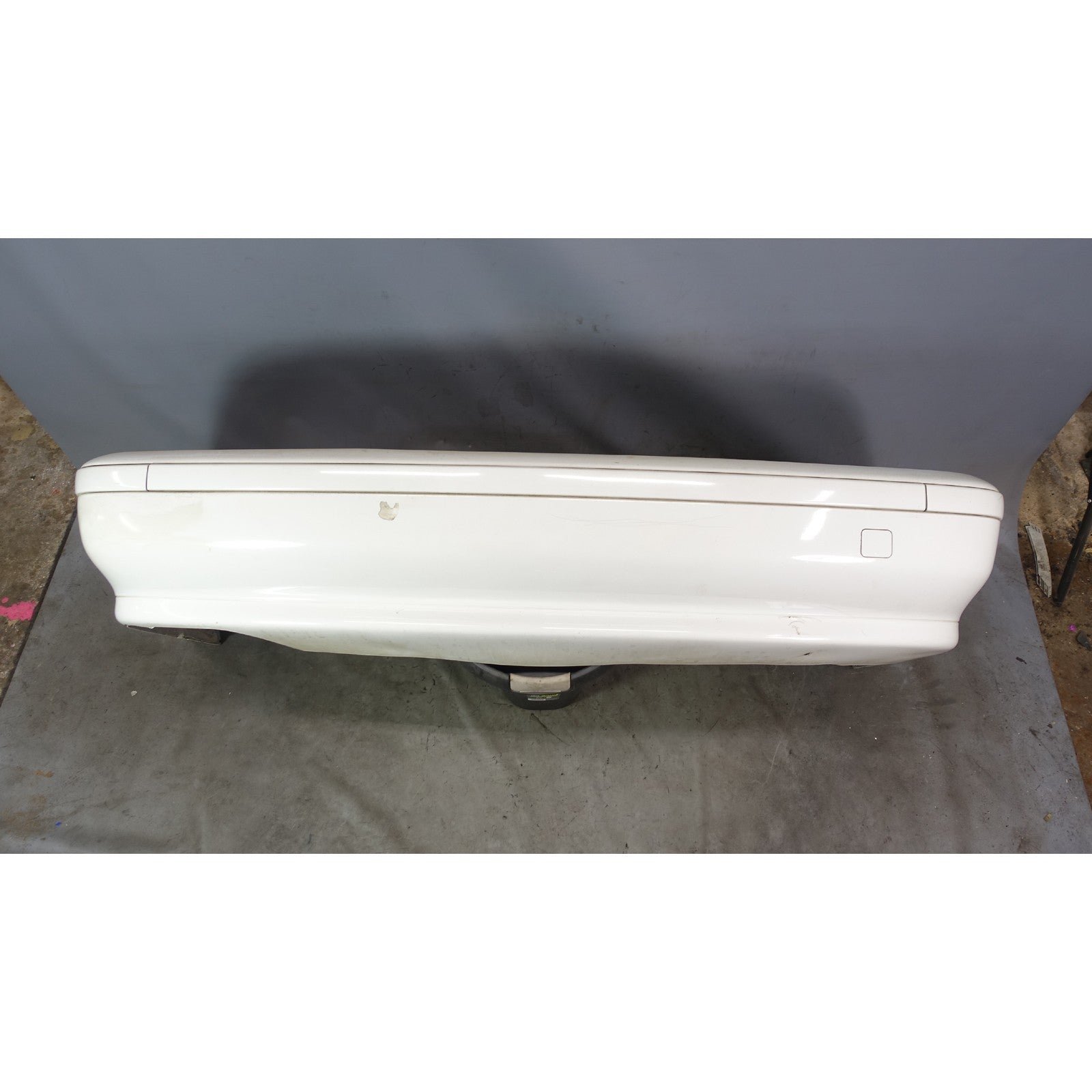 57_488064f2-a300-40aa-bf59-f0177df0b612.jpg 1997-2003 BMW E39 5-Series Sedan Factory Rear Bumper Cover w Bar Alpine White OE - Image 1