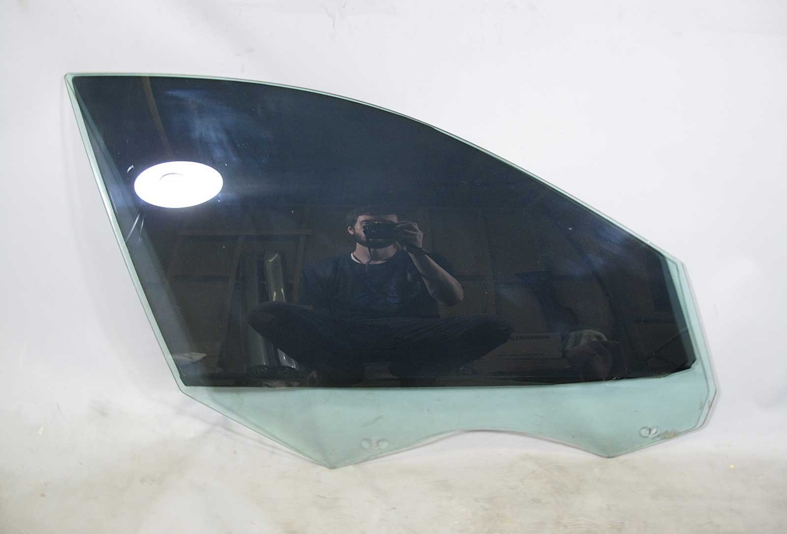 57_4b0611e5-0ff7-4f19-afb3-04001ccb1d8d.jpg 2011-2017 BMW F10 5-Series Sedan Factory Right Front Passenger Window Glass USED - Image 1