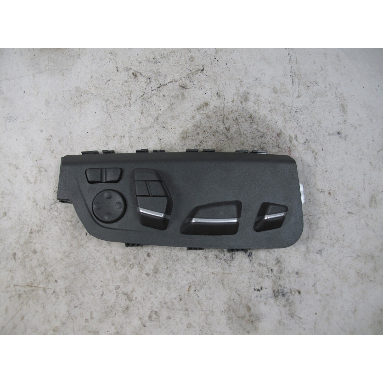 57_5041c883-ca94-41f7-9db9-d9926480e3ca.jpg 2013-2017 BMW 5-Series 7-Series Right Front Passenger Comfort Seat Adjustment OE - Image 1