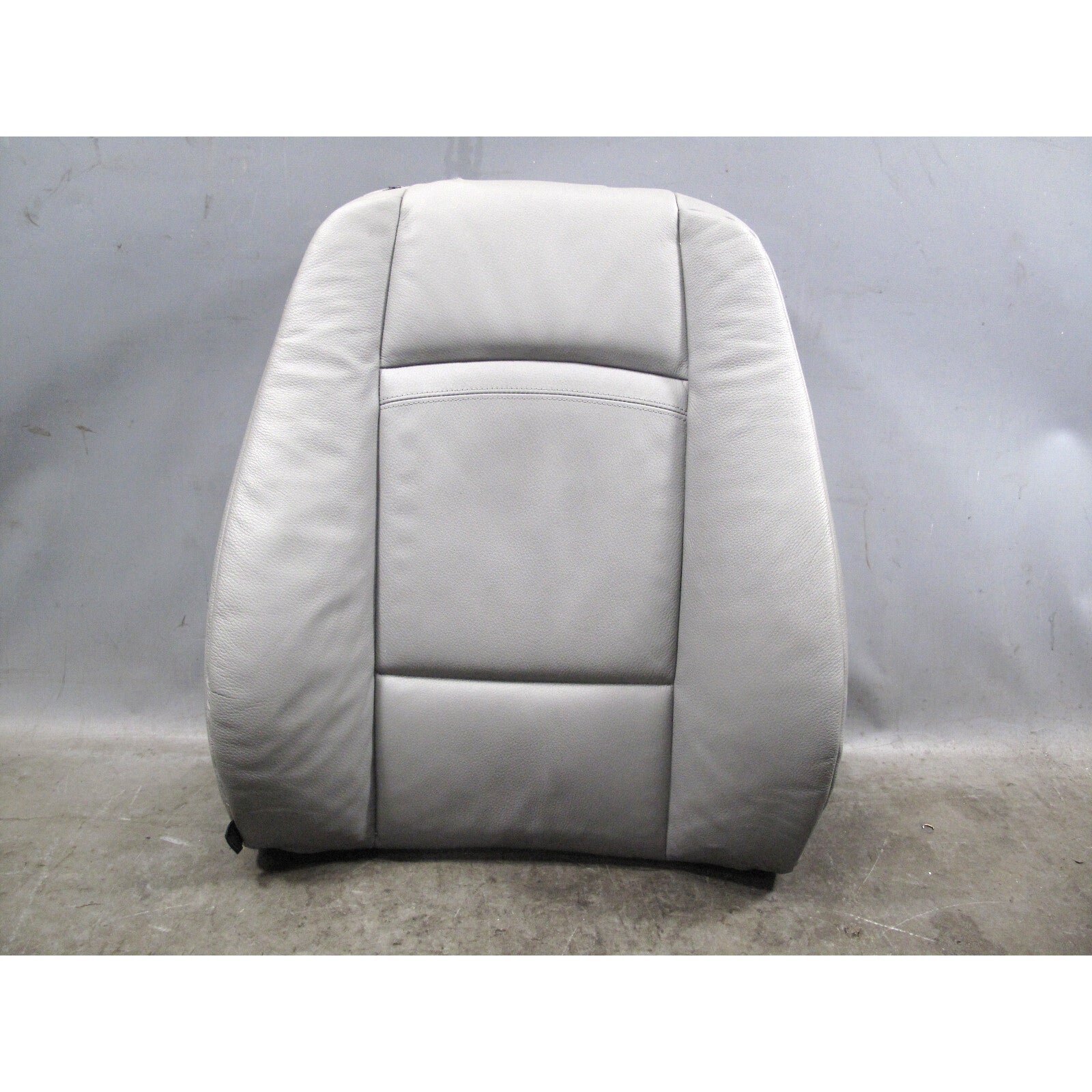 57_50dbb903-e62f-4f50-b06e-242ea328958d.jpg 2007-2009 BMW E92 3-Series Front Right Seat Backrest Cushion Grey Leather OEM - Image 1
