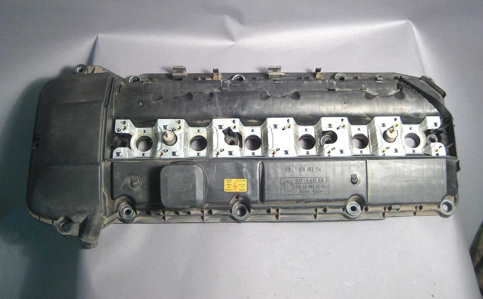 57_5298ea07-6d23-4b83-b59e-da0a221e32a6.jpg BMW E39 E46 E53 Z3 M52TU M54 6-Cyl Engine Valve Cover Early 1999-2002 OEM - Image 1