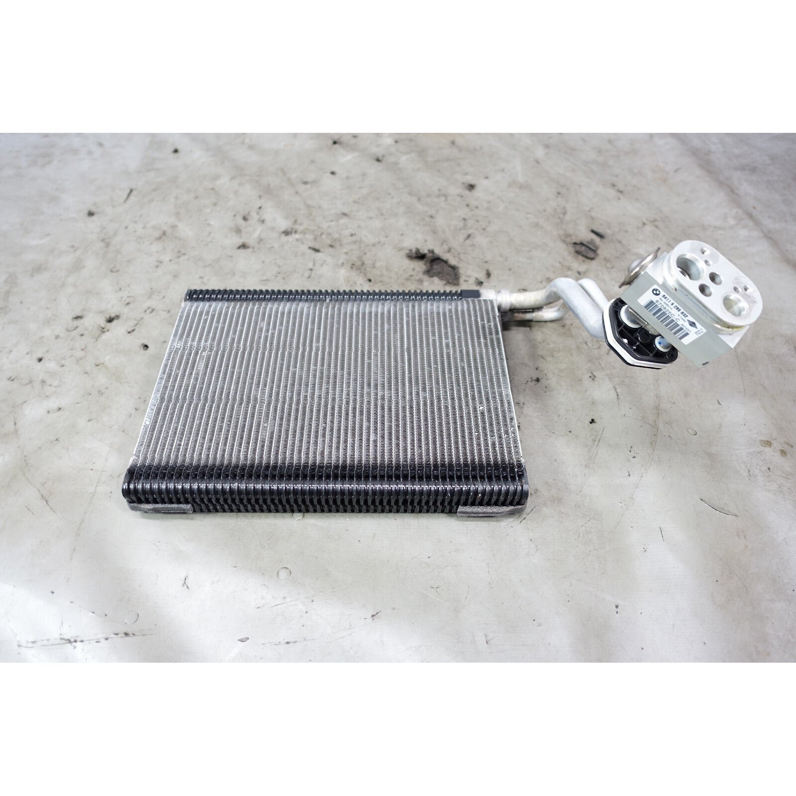 57_576c0180-bab7-4fa0-87d7-8d4f4ec425b4.jpg 12-15 BMW F30 3-Series F22 Factory Air Conditioning AC Evaporator w Valve OEM - Image 1