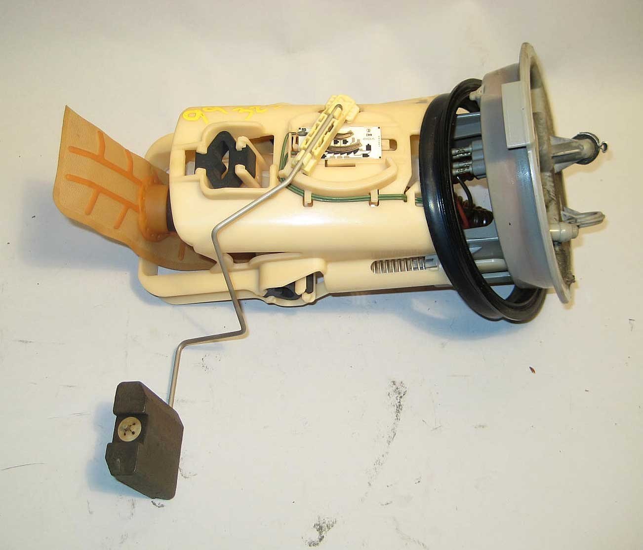 57_5a6d9f1f-d333-4a98-b831-8a3058102762.jpg 1999-2006 BMW E46 3-Series Right Fuel Pump with Level Sender OEM - Image 1