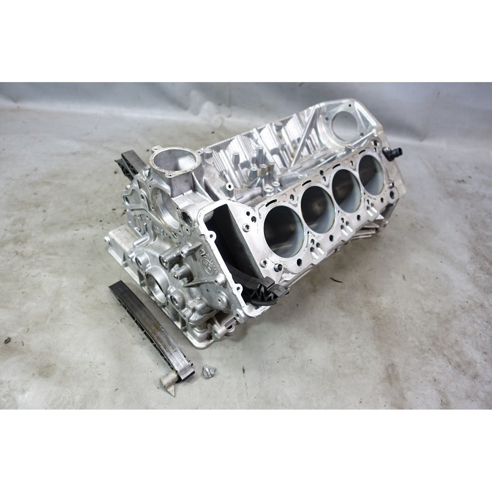 57_5b38027a-2722-43ef-9570-20b8ff1f189f.jpg DAMAGED 2008-2013 BMW E90 M3 S65 V8 Engine Cylinder Block Bare OEM - Image 1