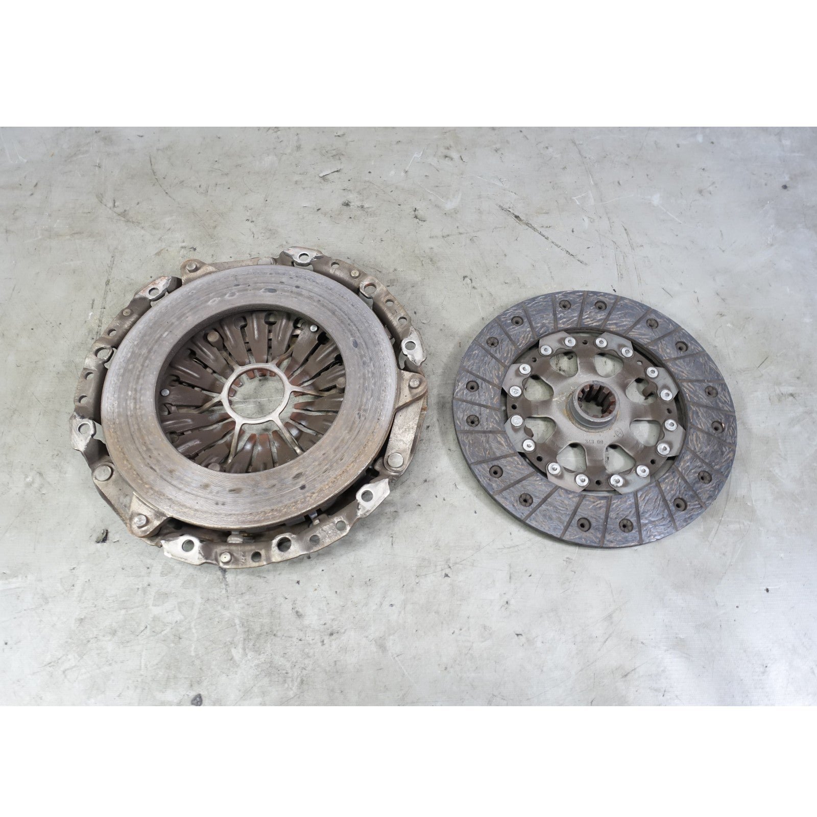 57_61e967c9-ec0a-447e-8a8b-36e4e9e91b1c.jpg 1999-2003 BMW E46 325i Z3 2.3 2.5i Clutch Disc Pressure Plate Set OEM - Image 1