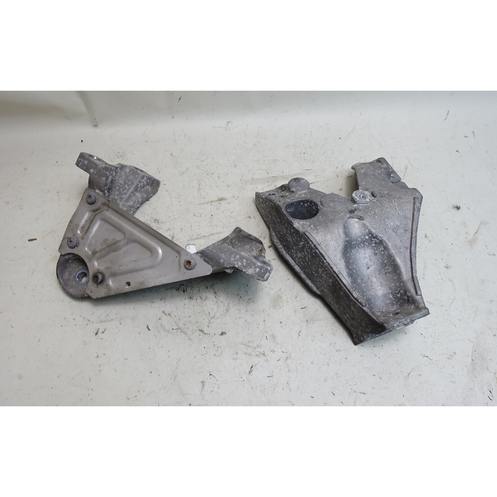 57_65bb3053-a2bd-4cbe-b98f-e49be81f853c.jpg 2014-2016 BMW F30 335i F22 N55 Engine Suspension arm Bracket Pair Sports OEM - Image 1