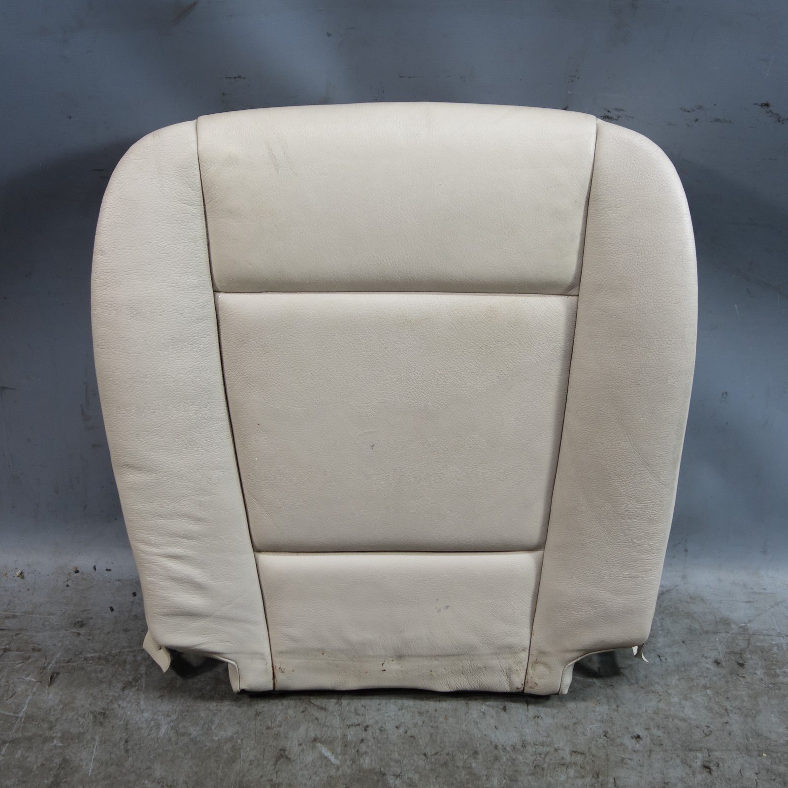 57_684c8134-341e-4be9-a6b2-cc208858c391.jpg 07-13 BMW E70 X5 Front Right Basic Seat Bottom Cushion Oyster Beige Leather OEM - Image 1