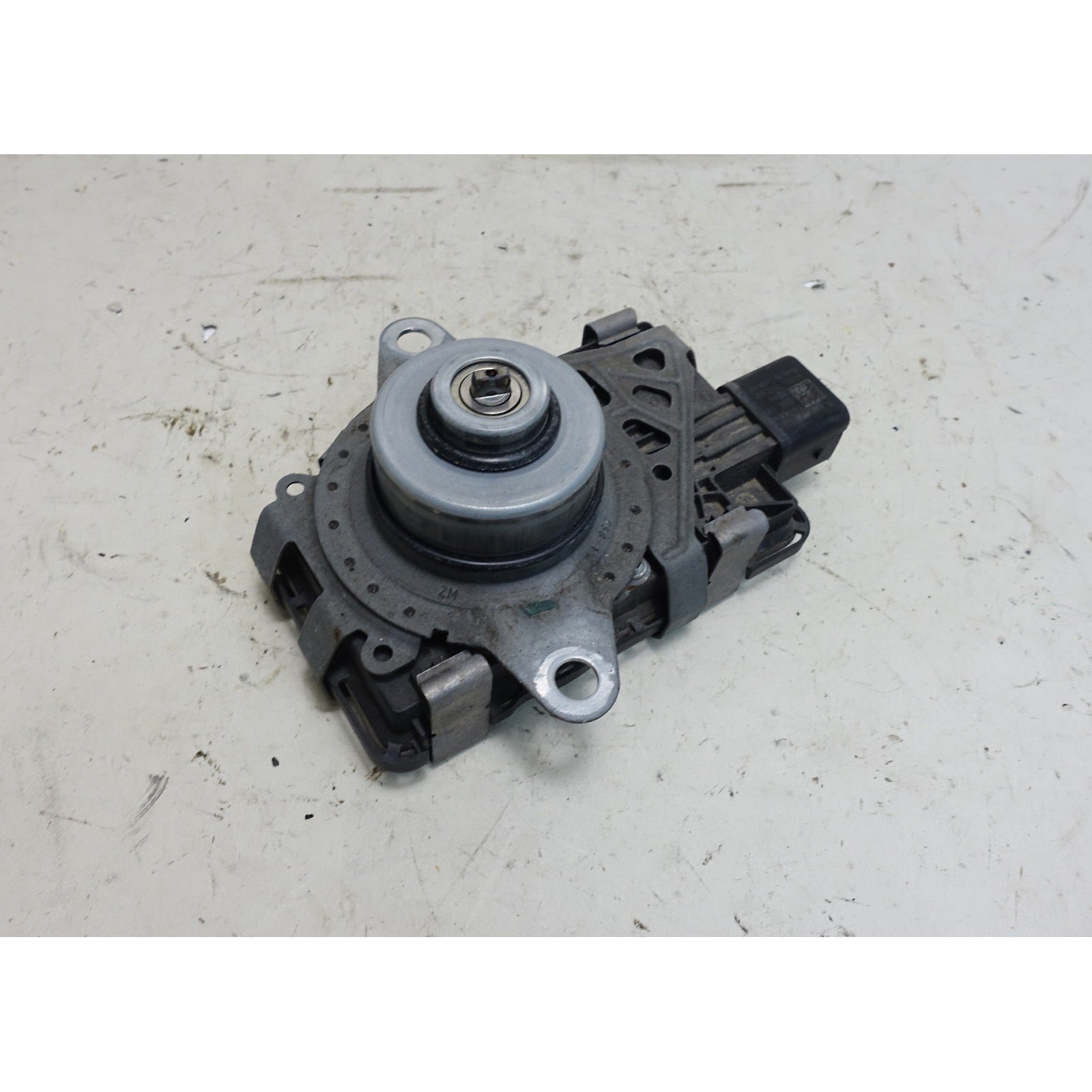 57_6c68a84c-0e8c-4057-a47b-30d9e6fc13dc.jpg 2018-2022 BMW G20 3-Series G05 X5 Electric Transfer Case Longitudinal Motor OEM - Image 1