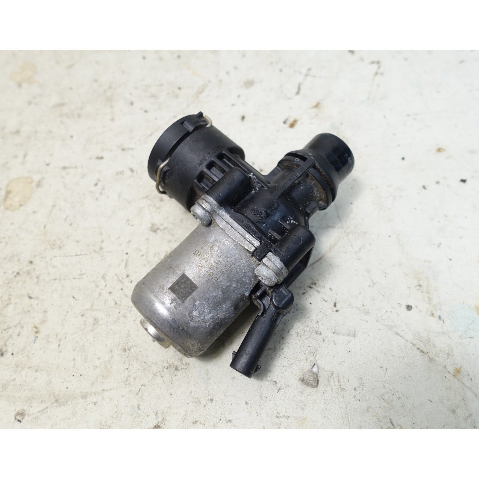 57_6ffe61f4-dcf3-4196-9eea-8b33eb070a9b.jpg BMW G01 X3 G02 X4 G30 530i B46 Heater Coolant Control Switch Valve 2019-2023 OEM - Image 1