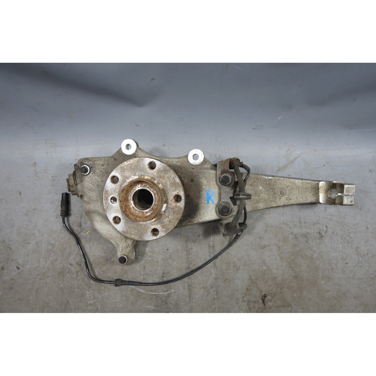 57_716cb3d9-5afa-4ff9-9add-b69cbebd7077.jpg 2010-2017 BMW F07 5-Series 7-Series xDrive AWD Right Front Wheel Hub Assembly OE - Image 1
