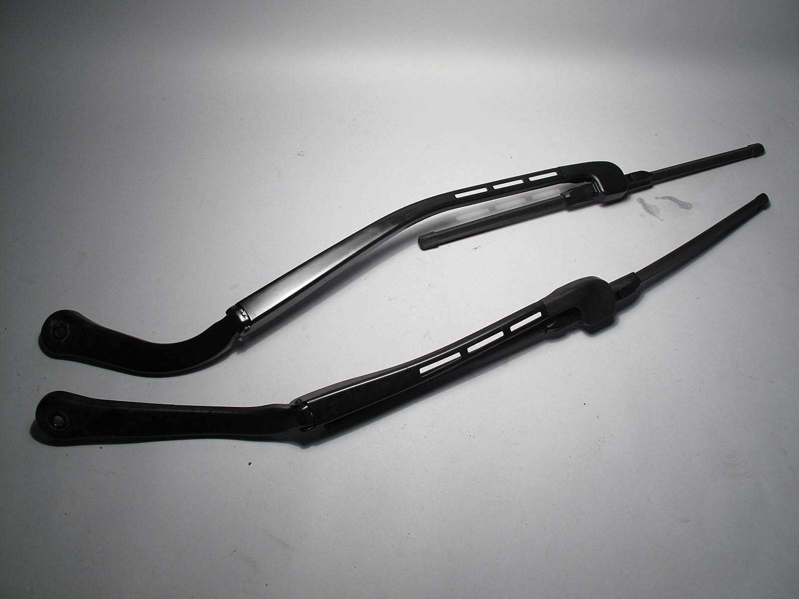 57_736e716d-324a-494d-888c-1b23d7f891b8.jpg BMW E90 E91 3-Series 4-Door Wiper Arm Pair Left Right 2006-2009 USED OEM - Image 1