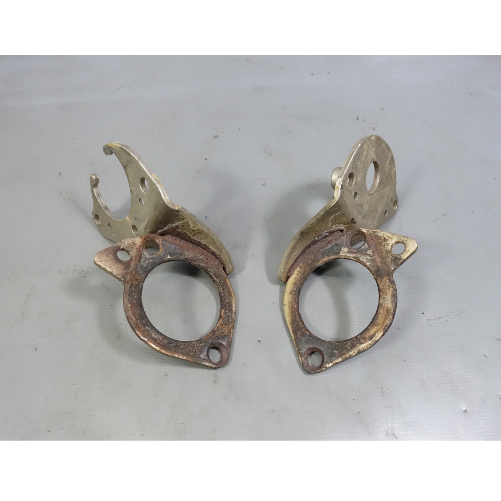 57_761b2e15-e397-46ae-83f1-ca7ea9365b7c.jpg 10-11 BMW F10 550i F01 750i N63 S63 Early Exhaust Mounting Bracket 7595542 OEM - Image 1