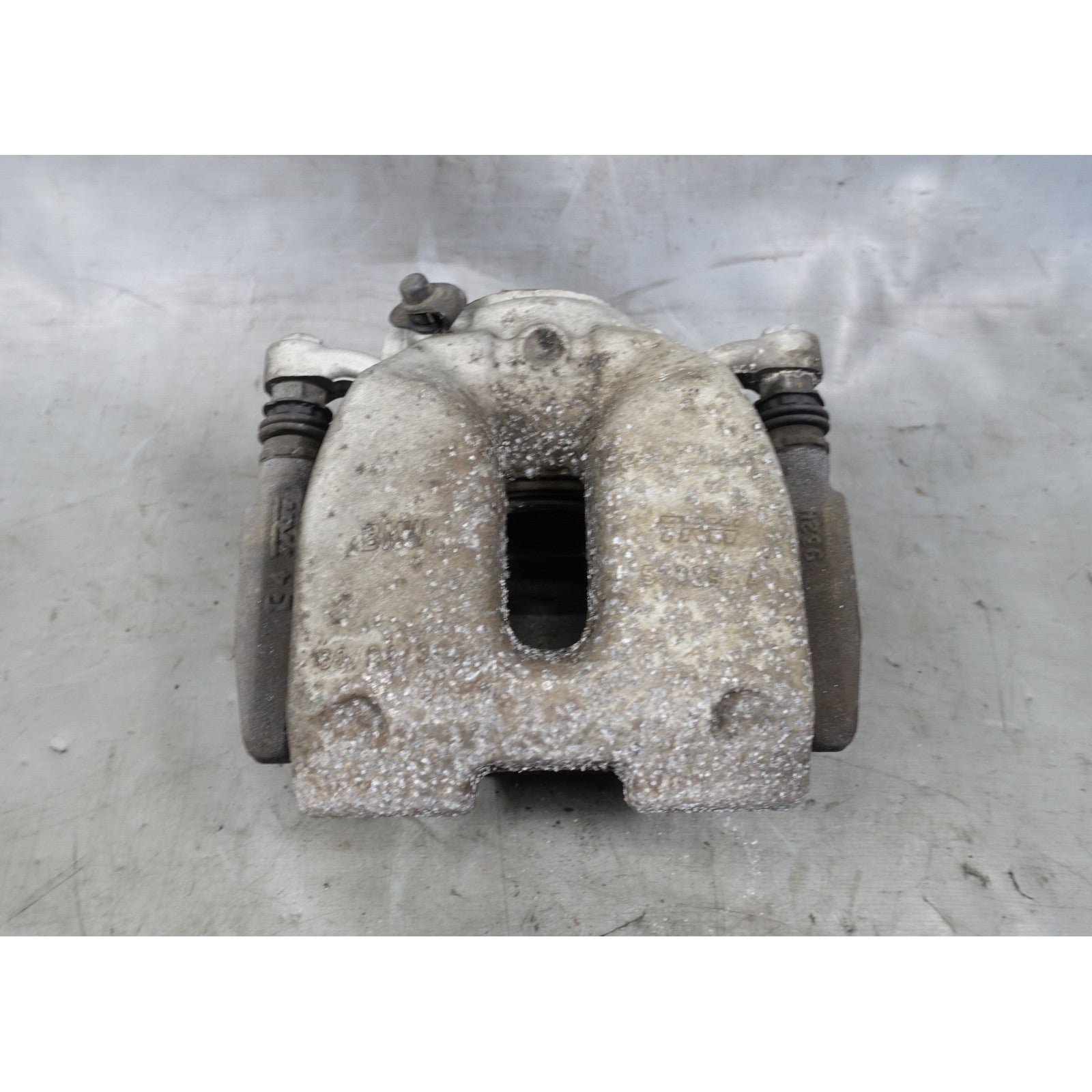 57_7893f0bc-163b-41b7-975d-2fa8ff5c723e.jpg BMW G20 330i G01 X3 G02 X4 B46 Right Front Brake Caliper 2018-2024 OEM - Image 1
