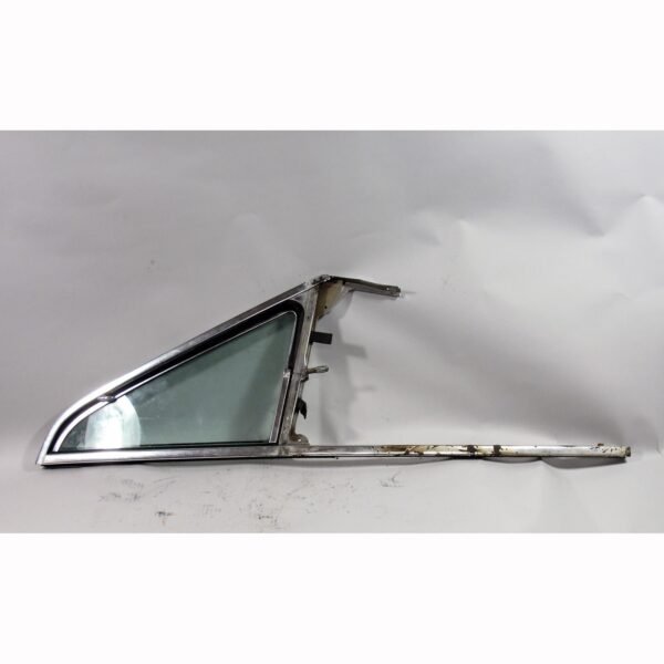 Damaged 1969-1976 BMW 2002 Right Front Vent Window w Frame 114 1602 2002tii OEM