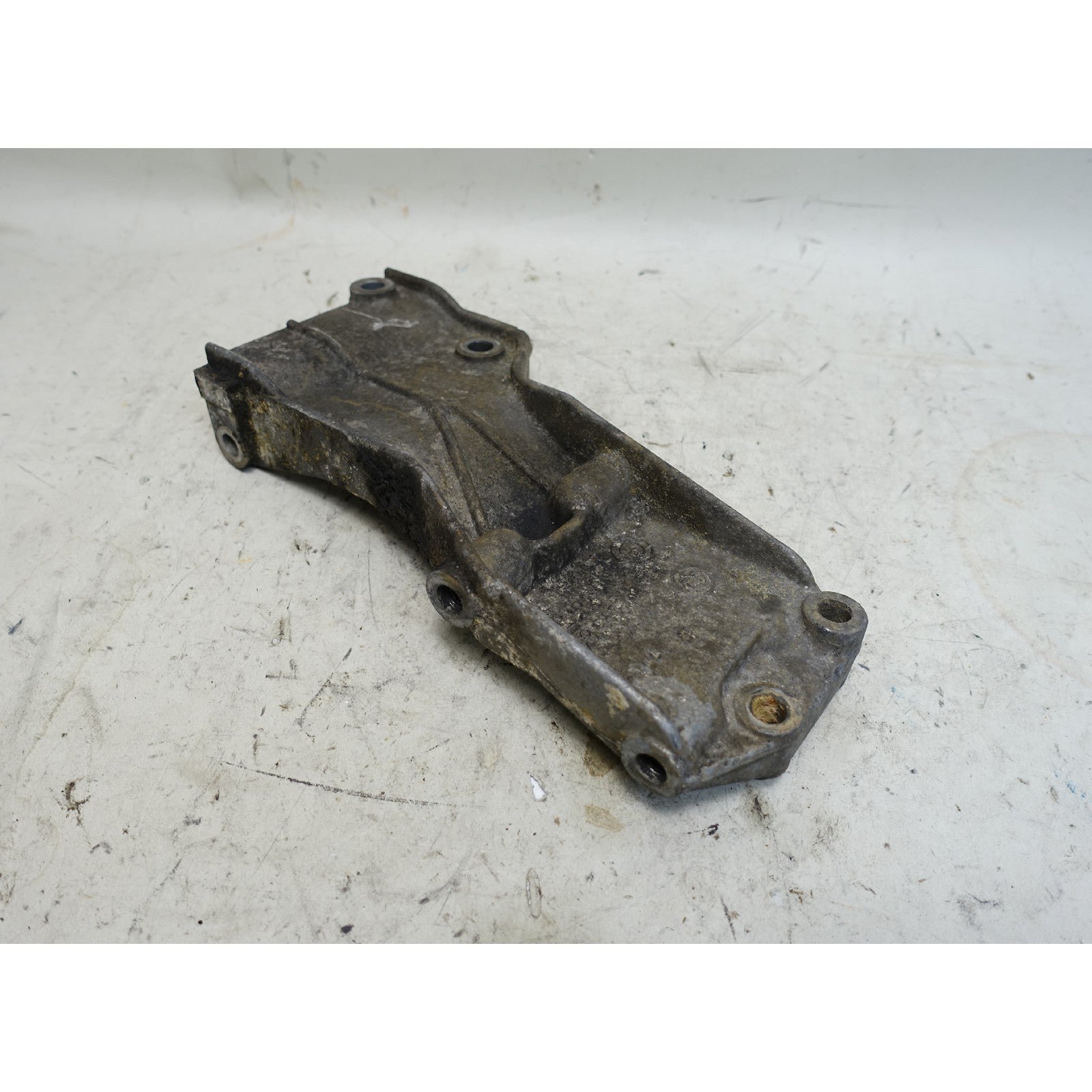 57_7d90e6bb-11f2-4230-a82b-8474ec0e177d.jpg 1998-1974 BMW E9 3.0CS OEM Power Steering Pump Support Bracket Mount 1250621 - Image 1