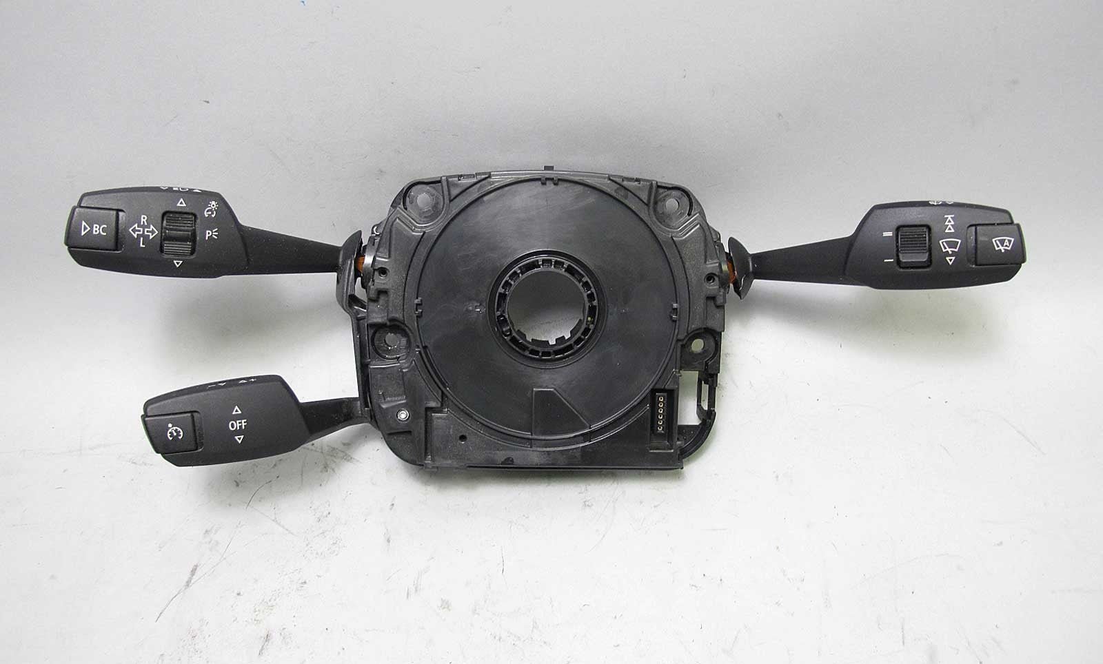57_7ea5f63e-e5e9-4654-a40e-7baf07a5f09d.jpg 2008–2013 BMW E82 E88 1-Series Steering Column Switch Hub Turn Signal Wiper OEM - Image 1