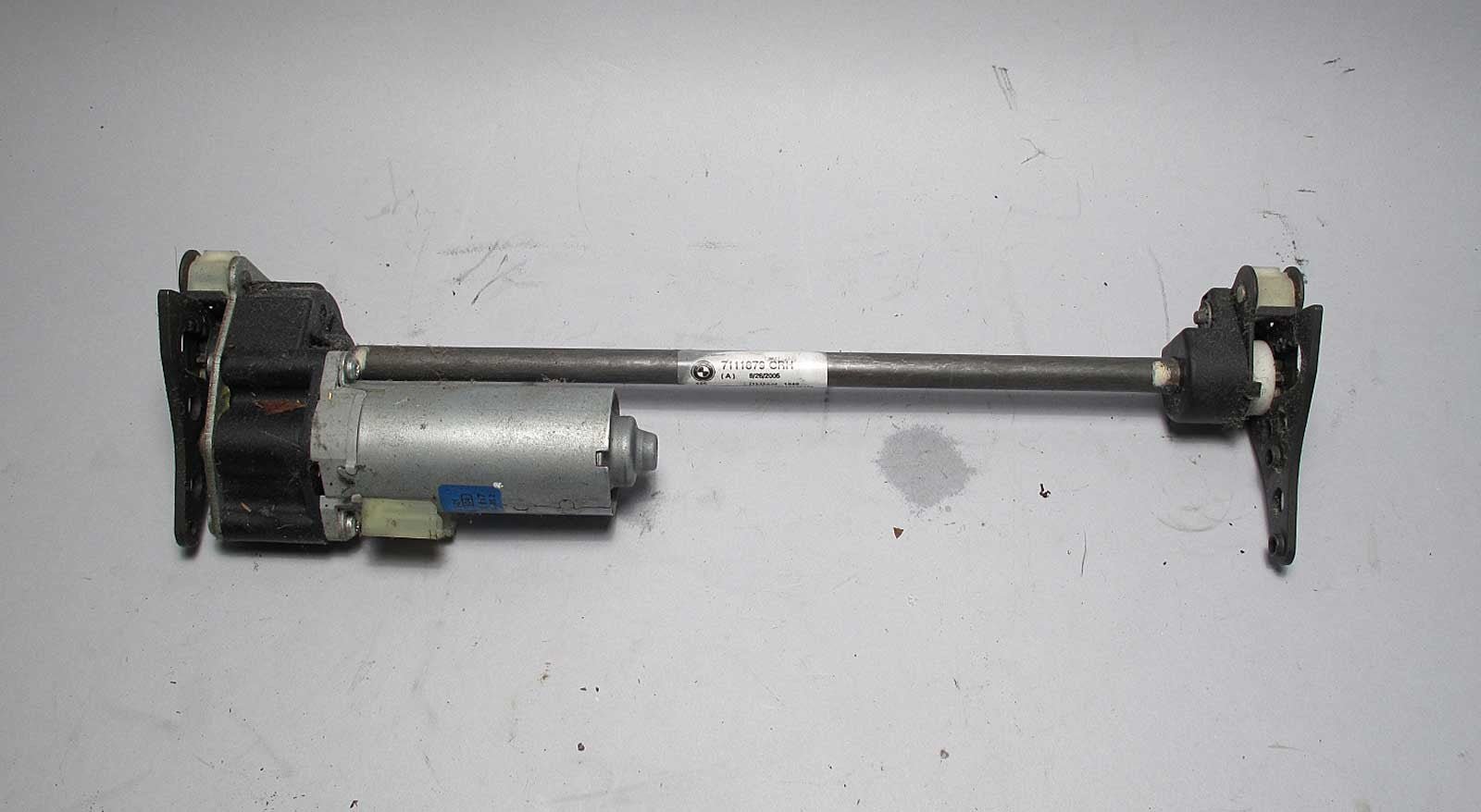 57_7f6cd1f5-9c07-43dc-a0e2-b5d27192c332.jpg BMW E46 3-Series Z4 X5 Late Left Front Memory Seat Tilt Adjustment Motor USED OE - Image 1
