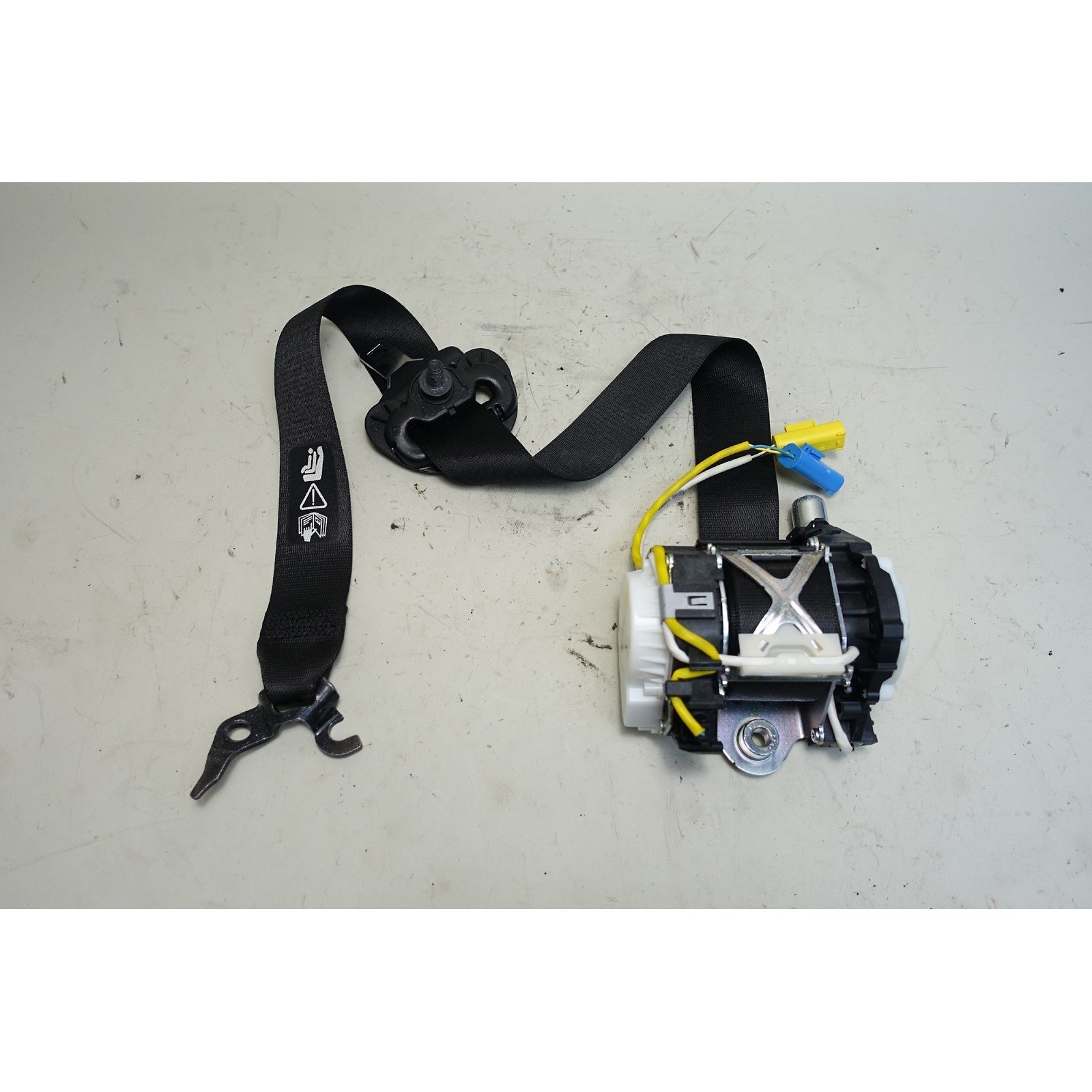 57_7f7779b0-a892-4d46-8ffe-cd5d063effab.jpg 2013-2015 BMW E84 X1 SAV Factory Right Front Passenger Seat Belt Restraint Strap - Image 1