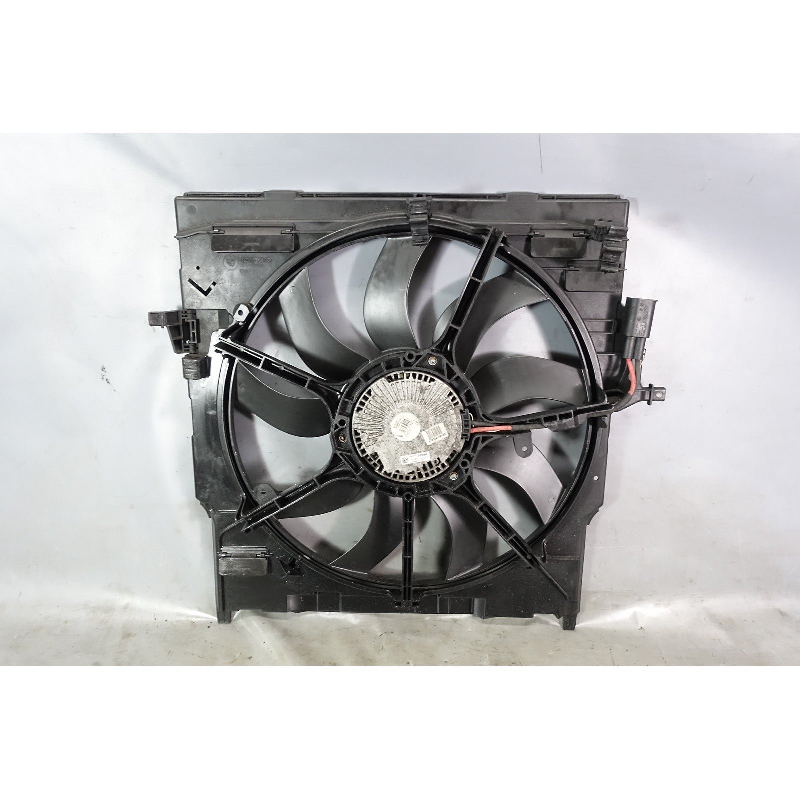 57_814c8980-85ec-4b55-9321-8fc8ddc93828.jpg 14-19 BMW F15 X5 F16 X6 Factory Electric Engine Cooling Fan w Shroud 850Watt OEM - Image 1