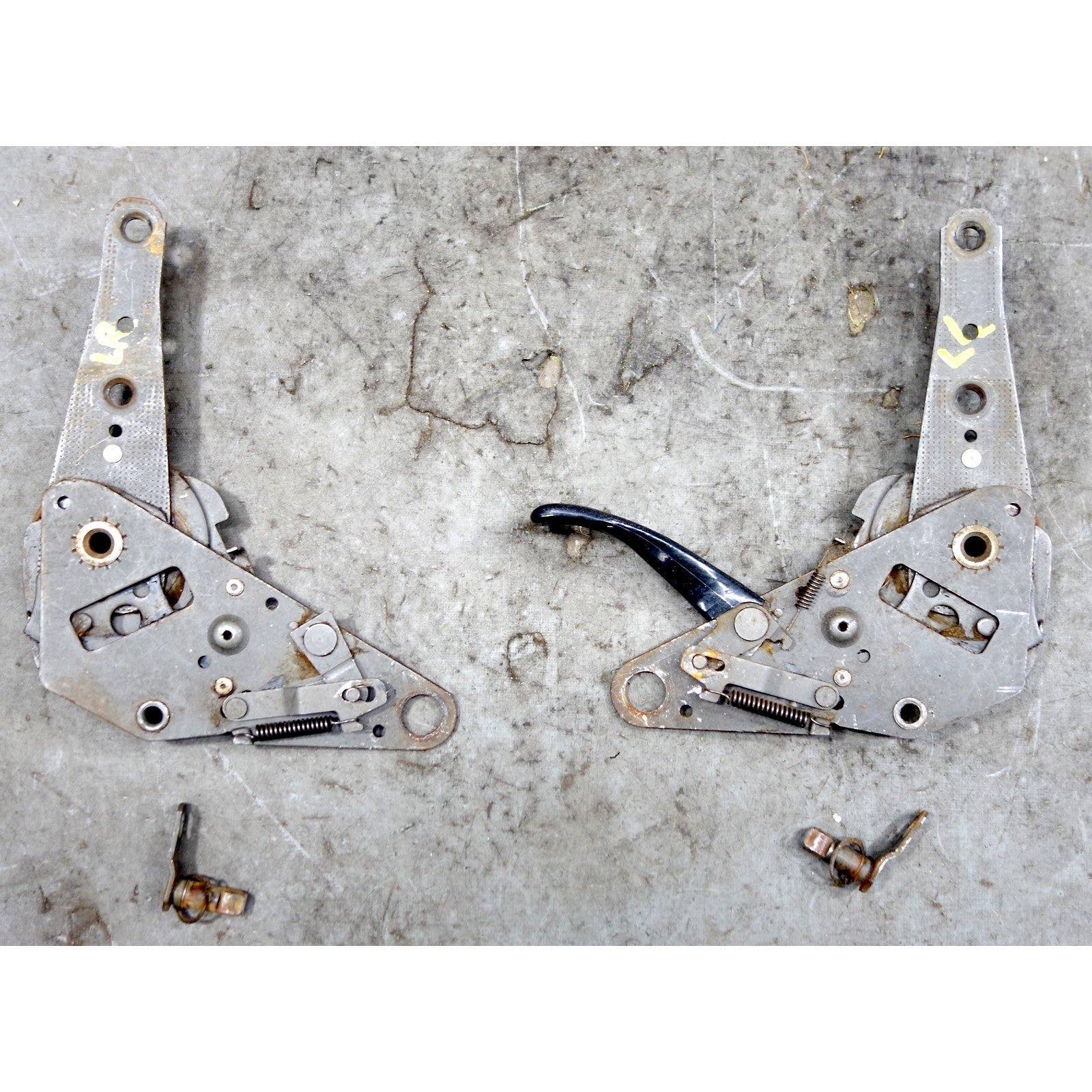 57_8801b29c-154d-4ce3-8d5f-c0a2a0805f8b.jpg 1972-1988 BMW E3 E12 E23 E28 Left Front Driver Seat Recline Gear Set OEM - Image 1