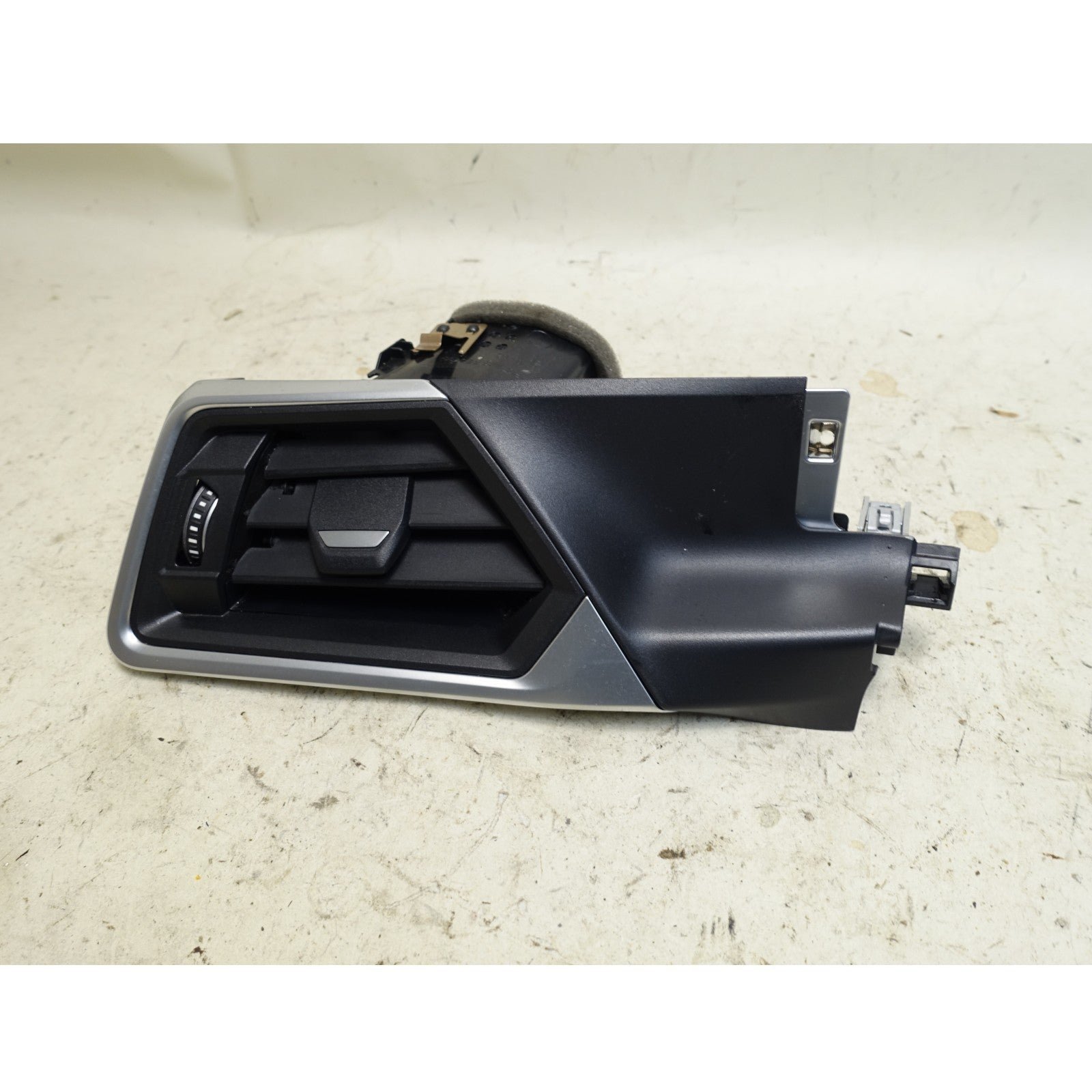 57_8baf49e4-412b-484d-a850-2a856e3e12bf.jpg Damaged BMW G20 3-Series G22 G42 Left Front Dashboard Air Vent 2019-2025 OEM - Image 1