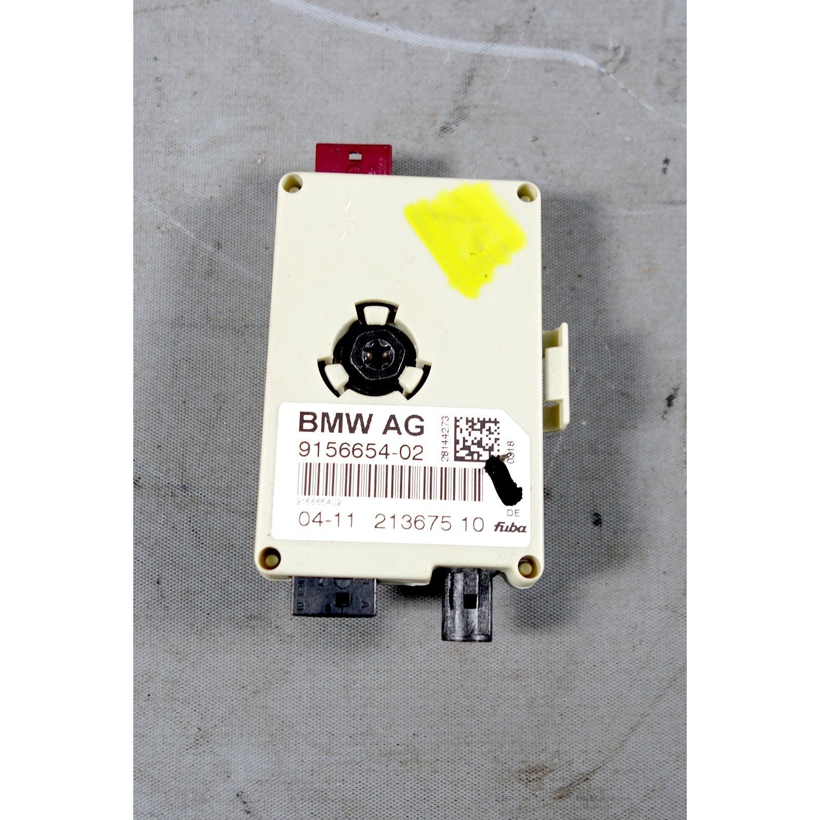 57_8ca549c8-adb5-4134-895e-b97f5ff427a3.jpg 2007-2013 BMW E93 3-Series Convertible AM/FM Antenna Amplifier OEM - Image 1