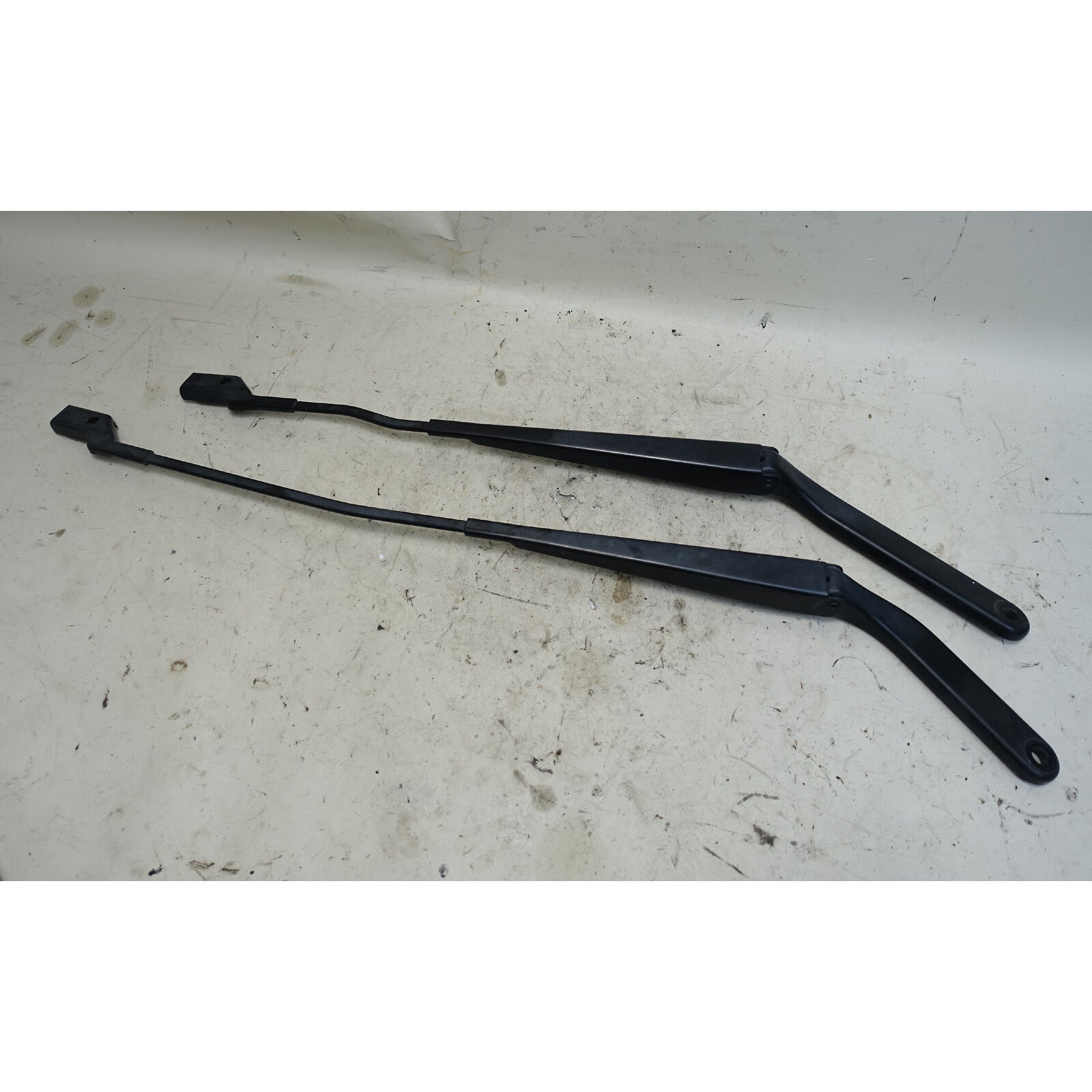 57_95b1b7d0-1b64-4cf8-bc08-14b84aaed57d.jpg 2012-2014 BMW E70 X5 E71 X6 Windshield Wiper Arm Pair Metal OEM - Image 1