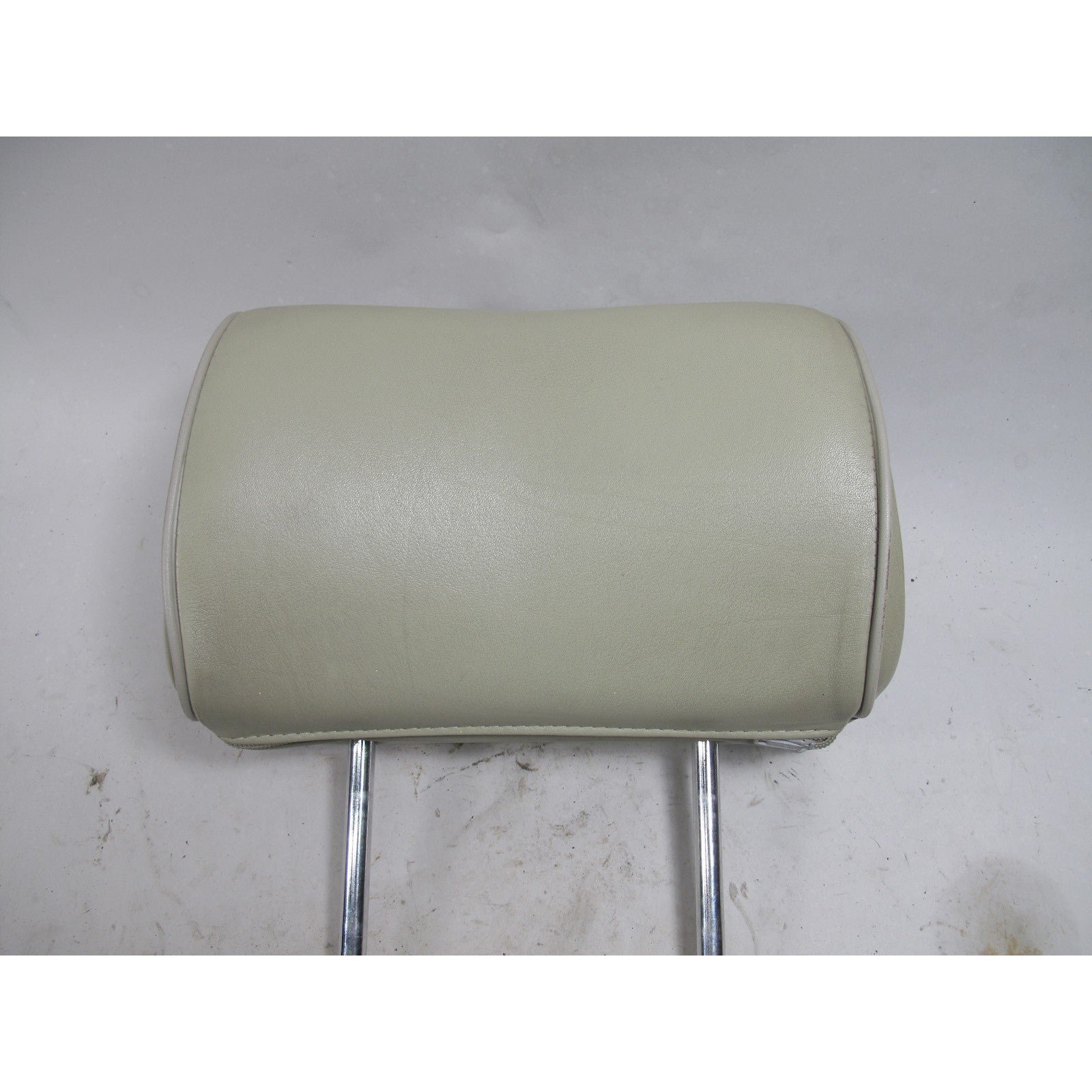 57_9f902b04-770a-4261-a799-b1840d2371f7.jpg 1982-1984 BMW E24 633CSi Coupe Headrest Pearl Beige Leather OEM - Image 1
