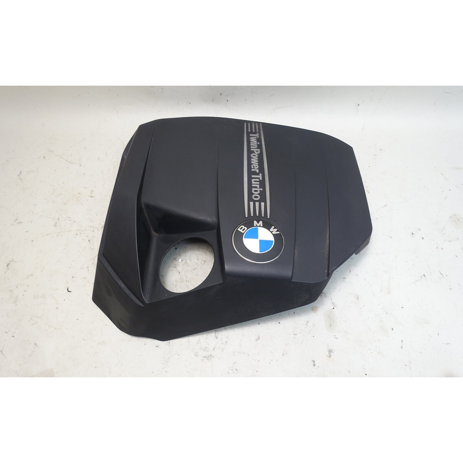 57_a363344a-1578-4cde-9256-d6263be13a12.jpg Damaged 11-13 BMW E90 E82 N55 6-Cylinder Factory Plastic Engine Coil Cover OEM - Image 1
