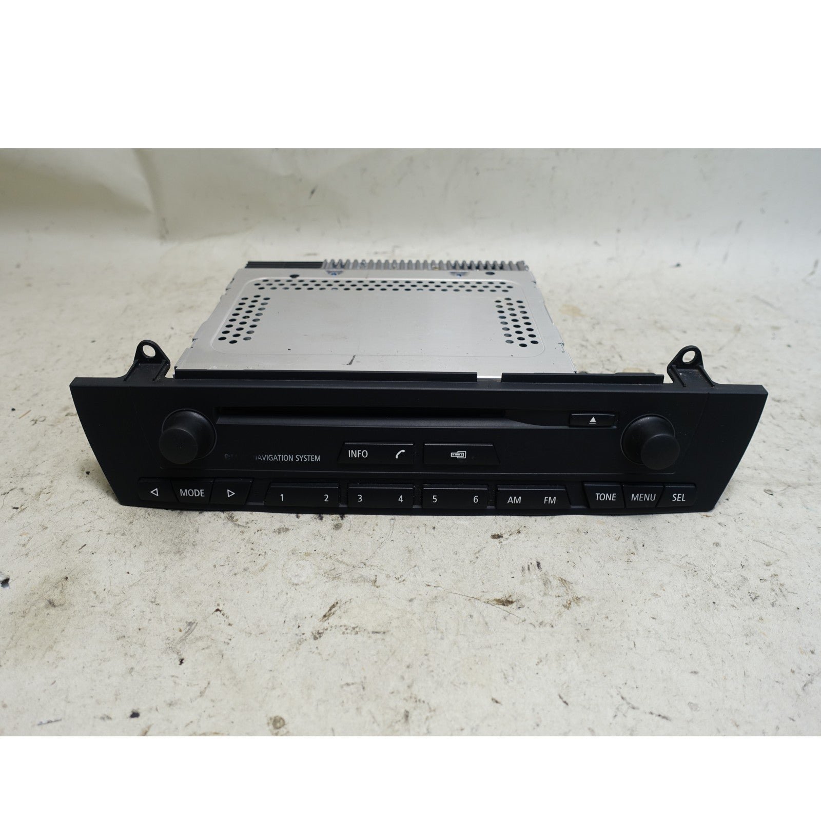 57_a3a193e5-aa50-4e7a-af90-0e07c08d9bb6.jpg Damaged 2005-2006 BMW E83 X3 E85 Z4 Navigation Radio Head Unit CID OEM - Image 1