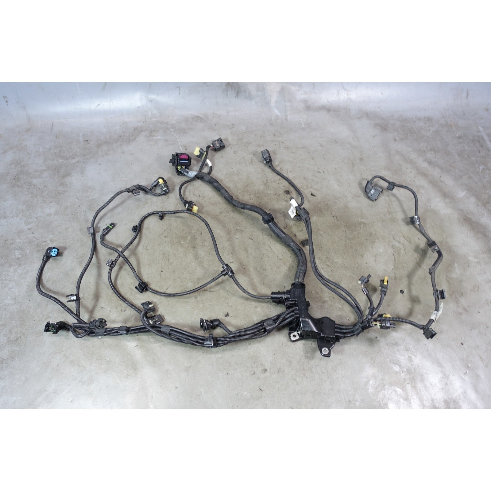 57_a4214177-9aa9-4379-9240-93ca57bf291f.jpg Damaged BMW G80 M3 M4 X-Drive S58 Module 1 Engine Wiring Harness 2021-2025 OEM - Image 1